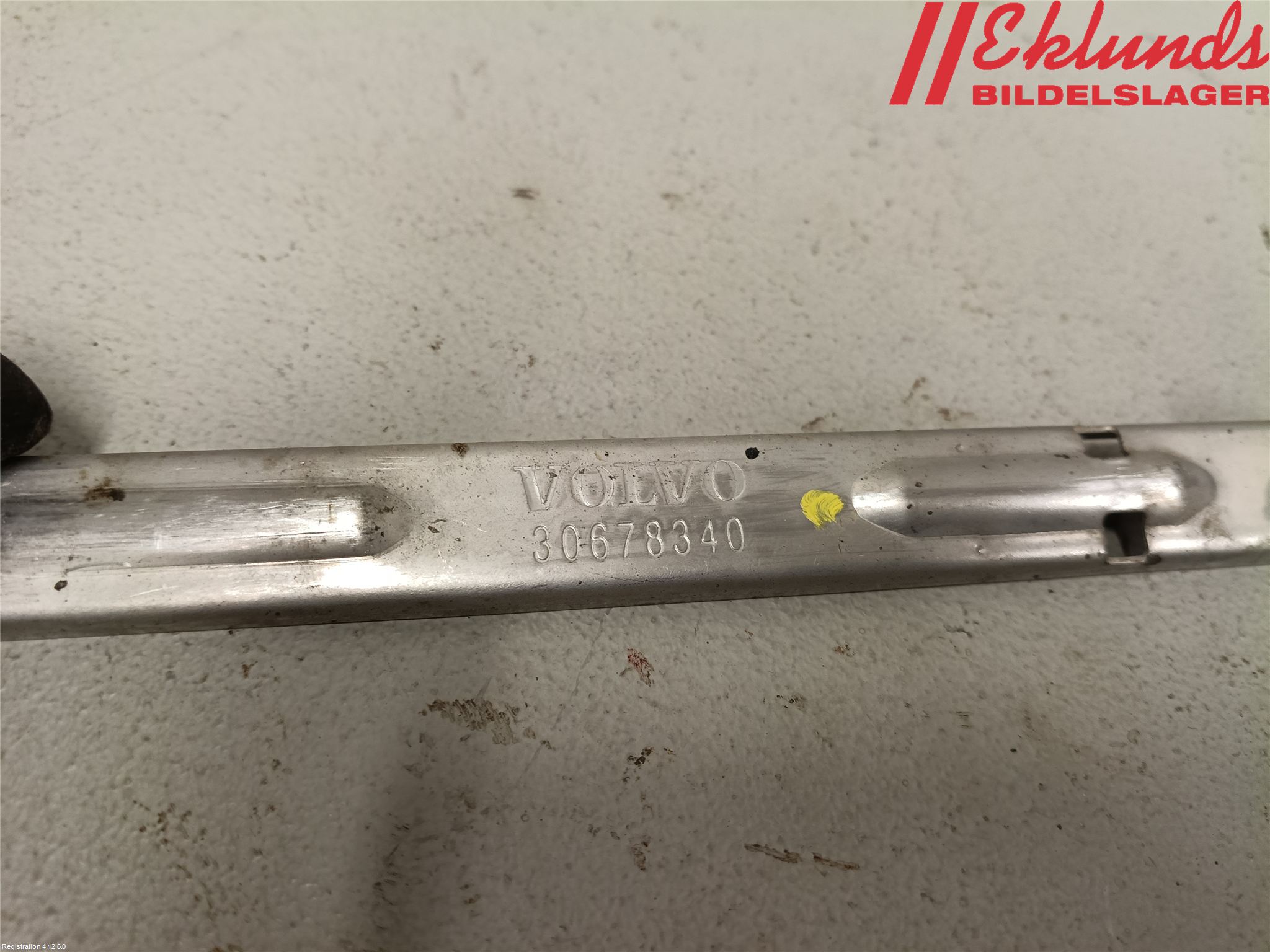 Volvo V70 08-13 Strålkast Fästsarg