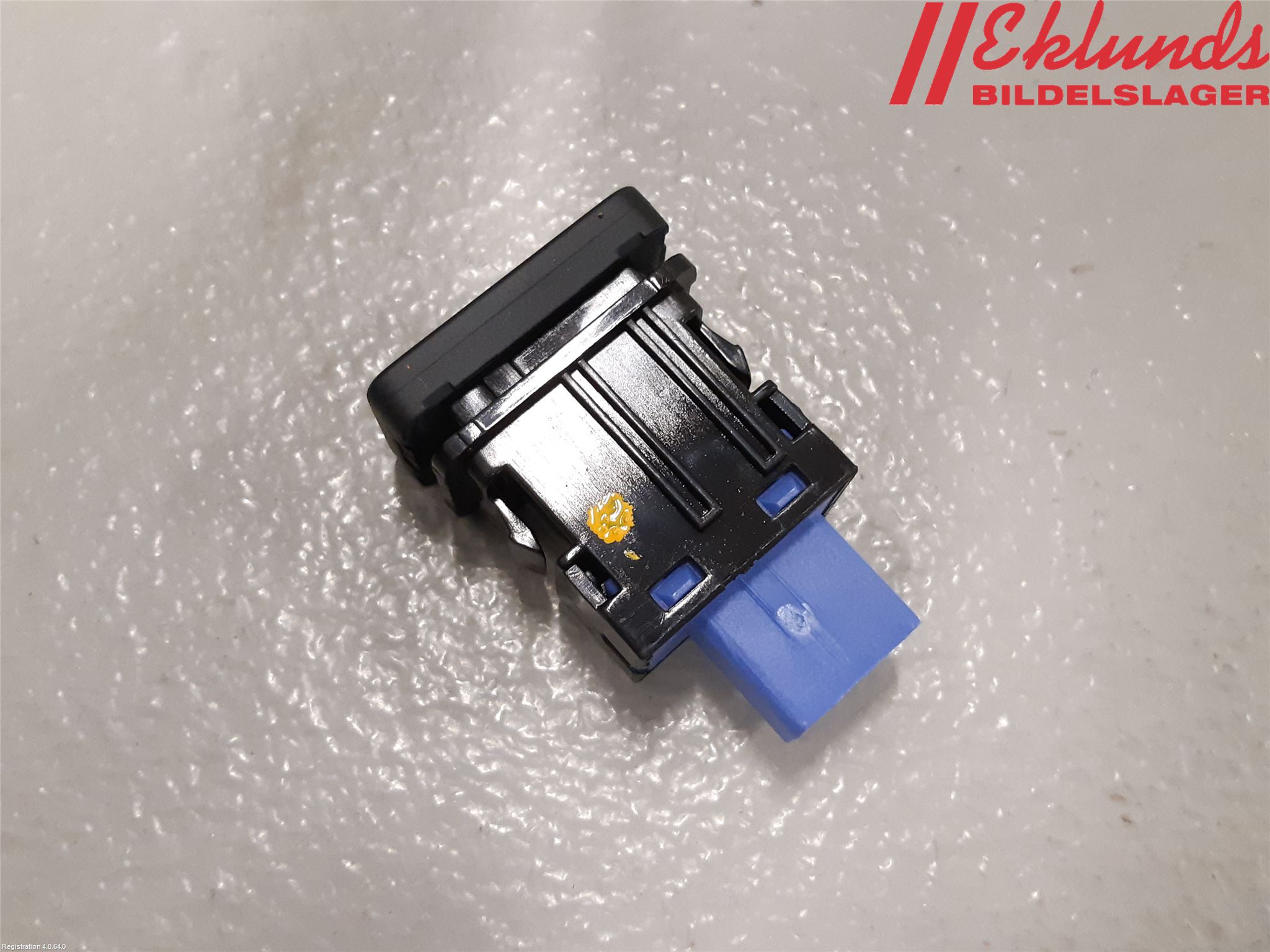 Mitsubishi OUTLANDER 13-21 Strömställare Antisladd