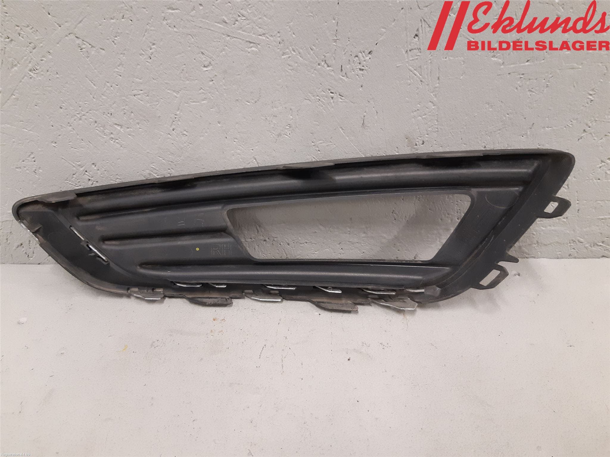 Ford FOCUS 15-18 Dimljussarg Fram