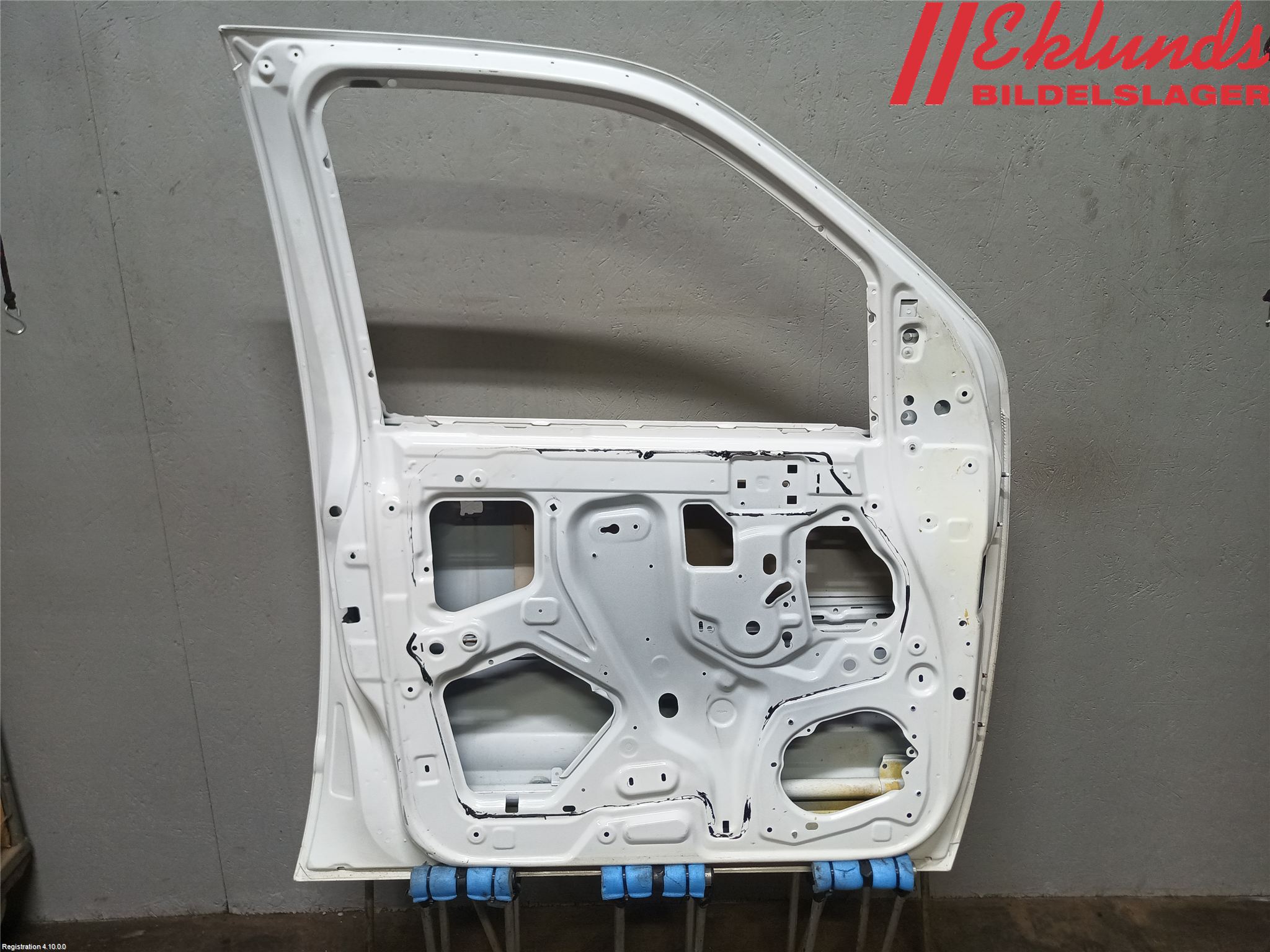 Nissan NAVARA 05-16 Dörr Fram Vänster