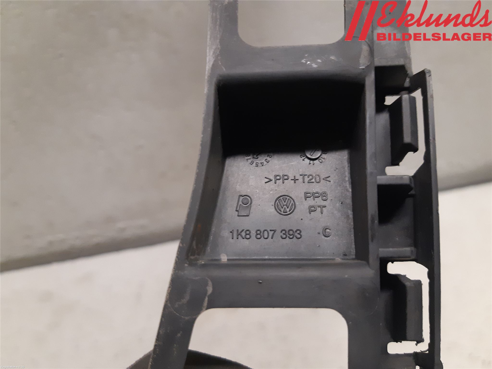 Volkswagen VW SCIROCCO 09-17 Stötfångarfäste Bak Vä