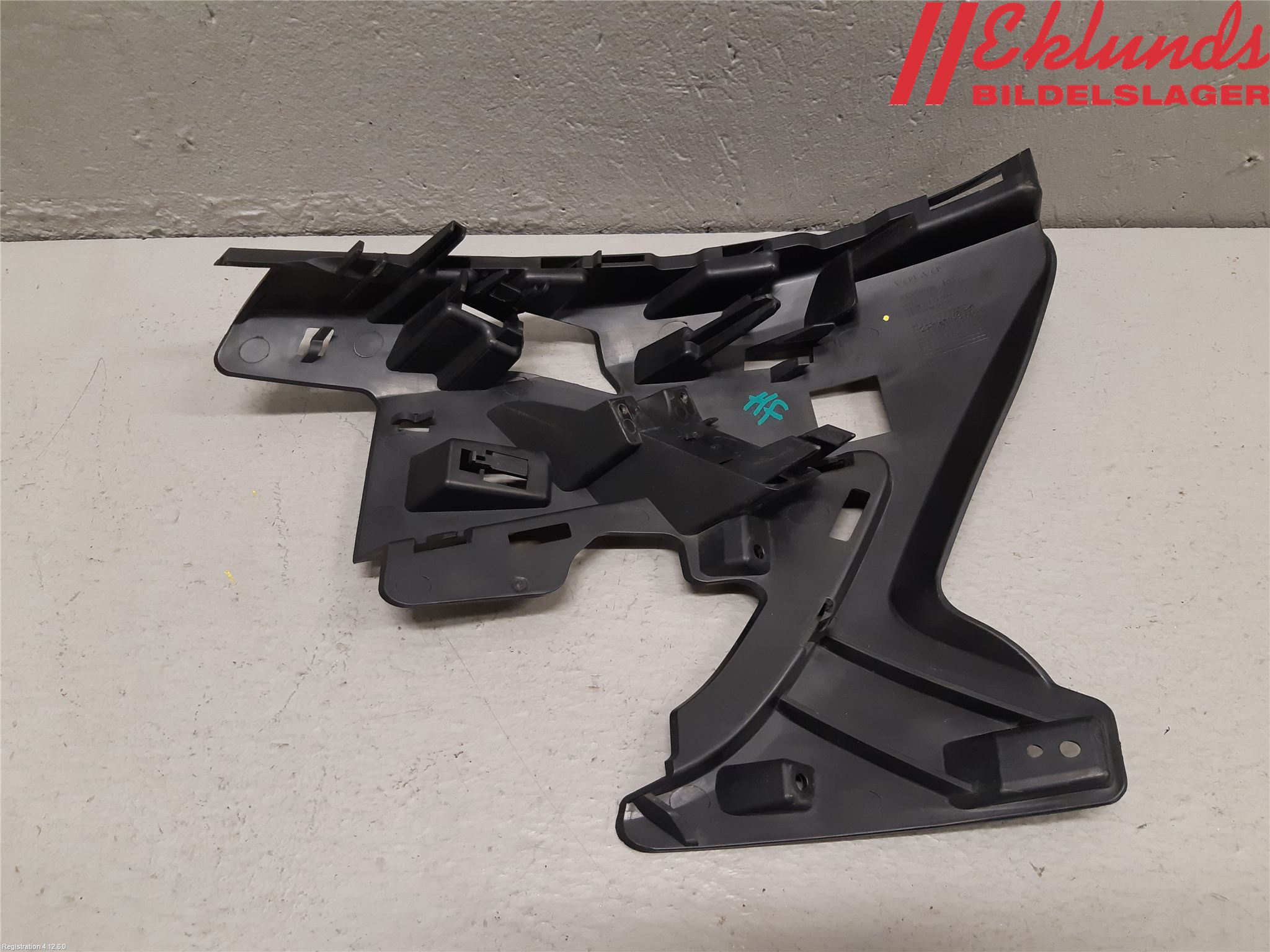 Volvo S60 11-13 Stötfångarfäste Fram Hö
