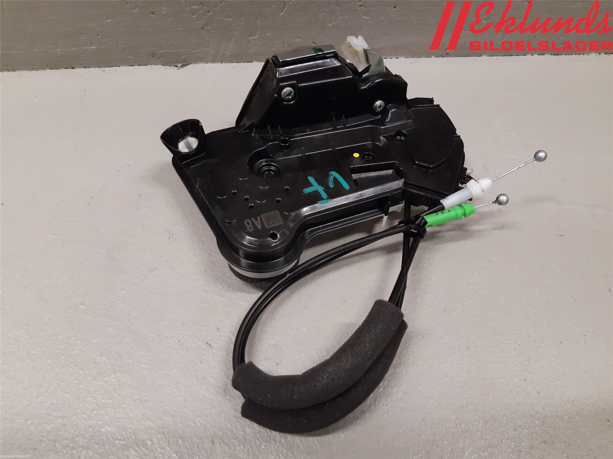 Toyota COROLLA 19- Låskista-Dörrlås