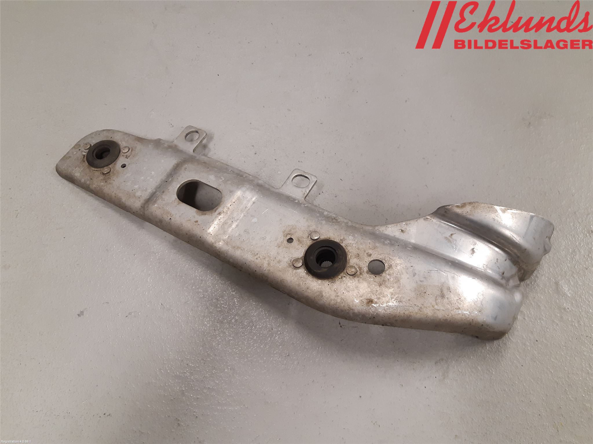 BMW 5 G30/G31/F90 17-23 Kylarfäste-Ram-Balk