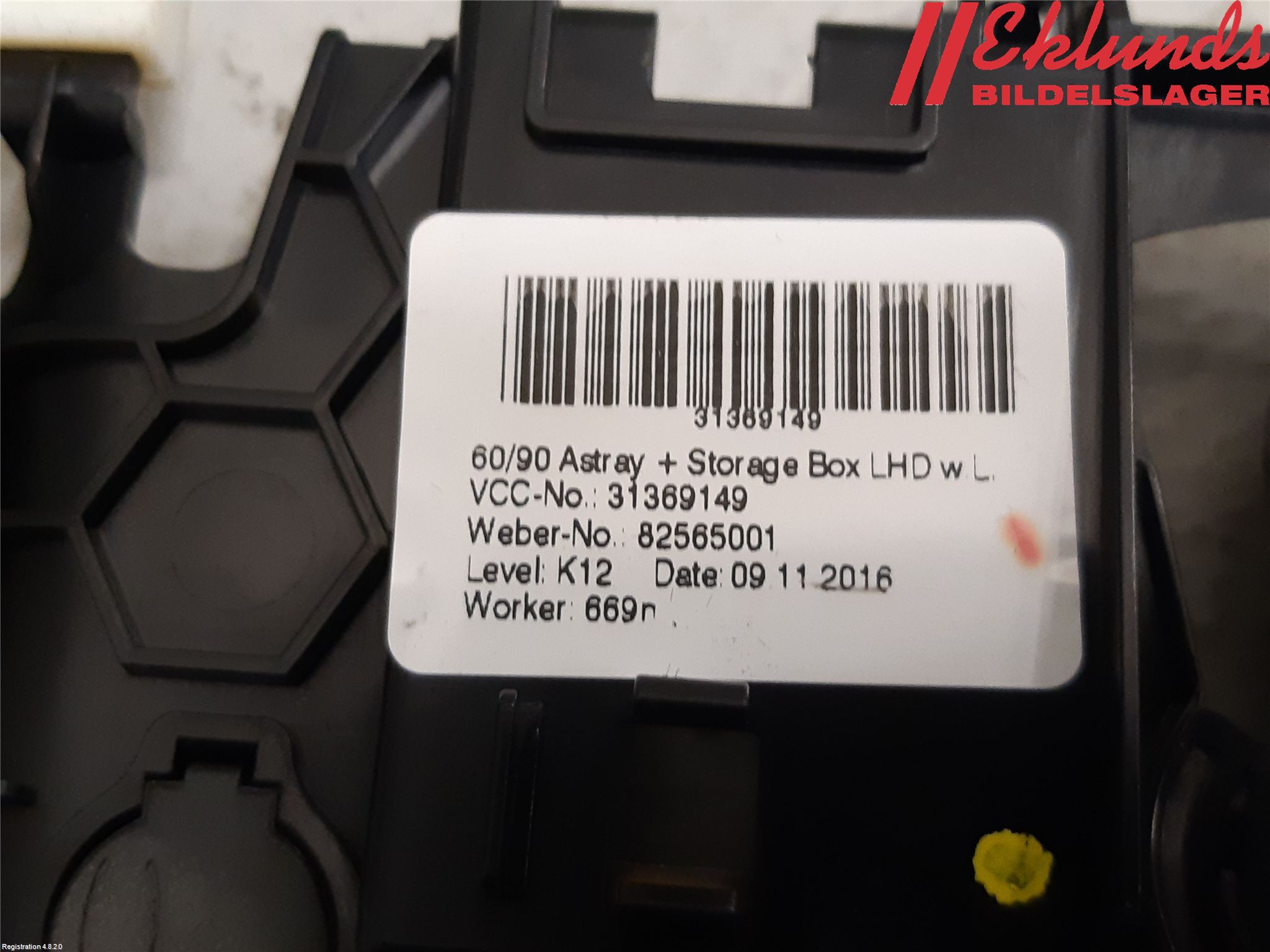 Volvo XC90/RECHARGE 16- Instrumentbräda Förvaringsfack