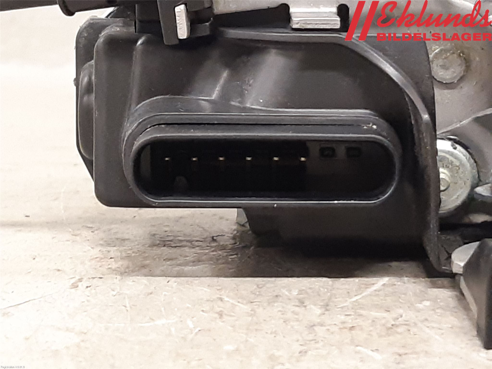 Volvo XC60 18- Låskista-Dörrlås