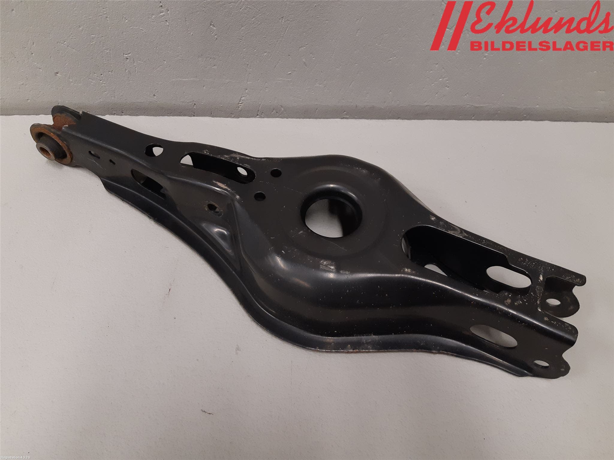 Toyota RAV4 19- Bärarm Bak Höger