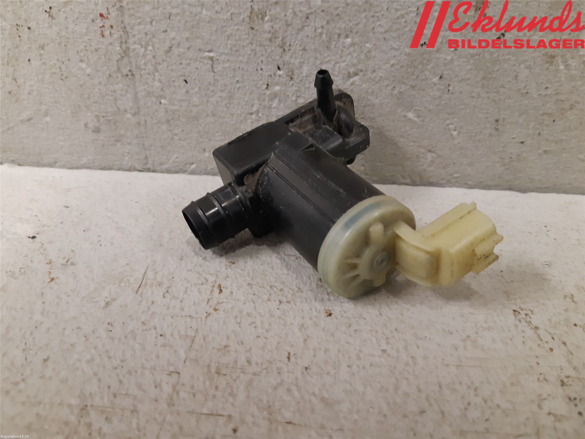 Nissan LEAF 18- Spolarpump Vindruta