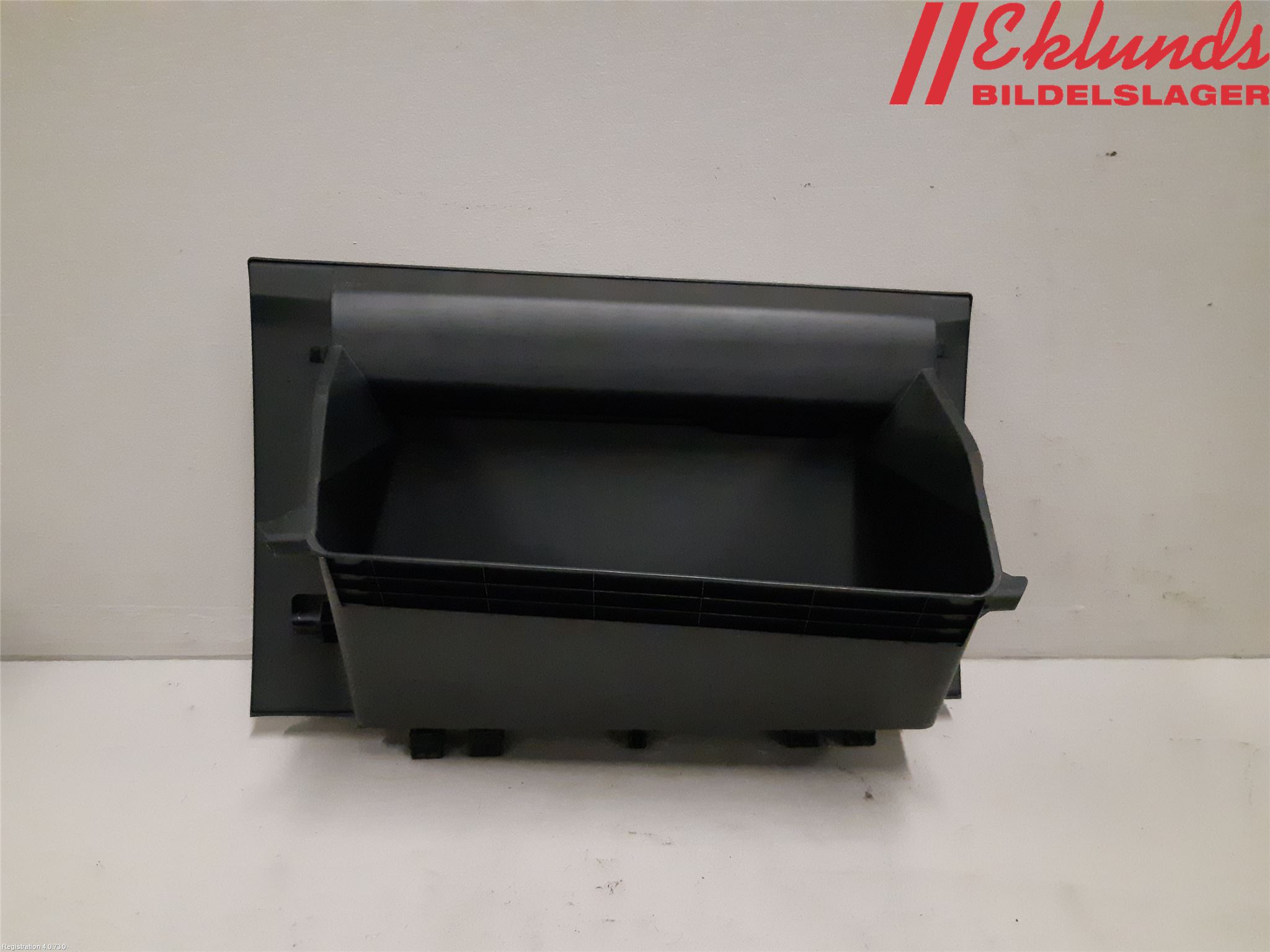 Toyota COROLLA 19- Handskfack