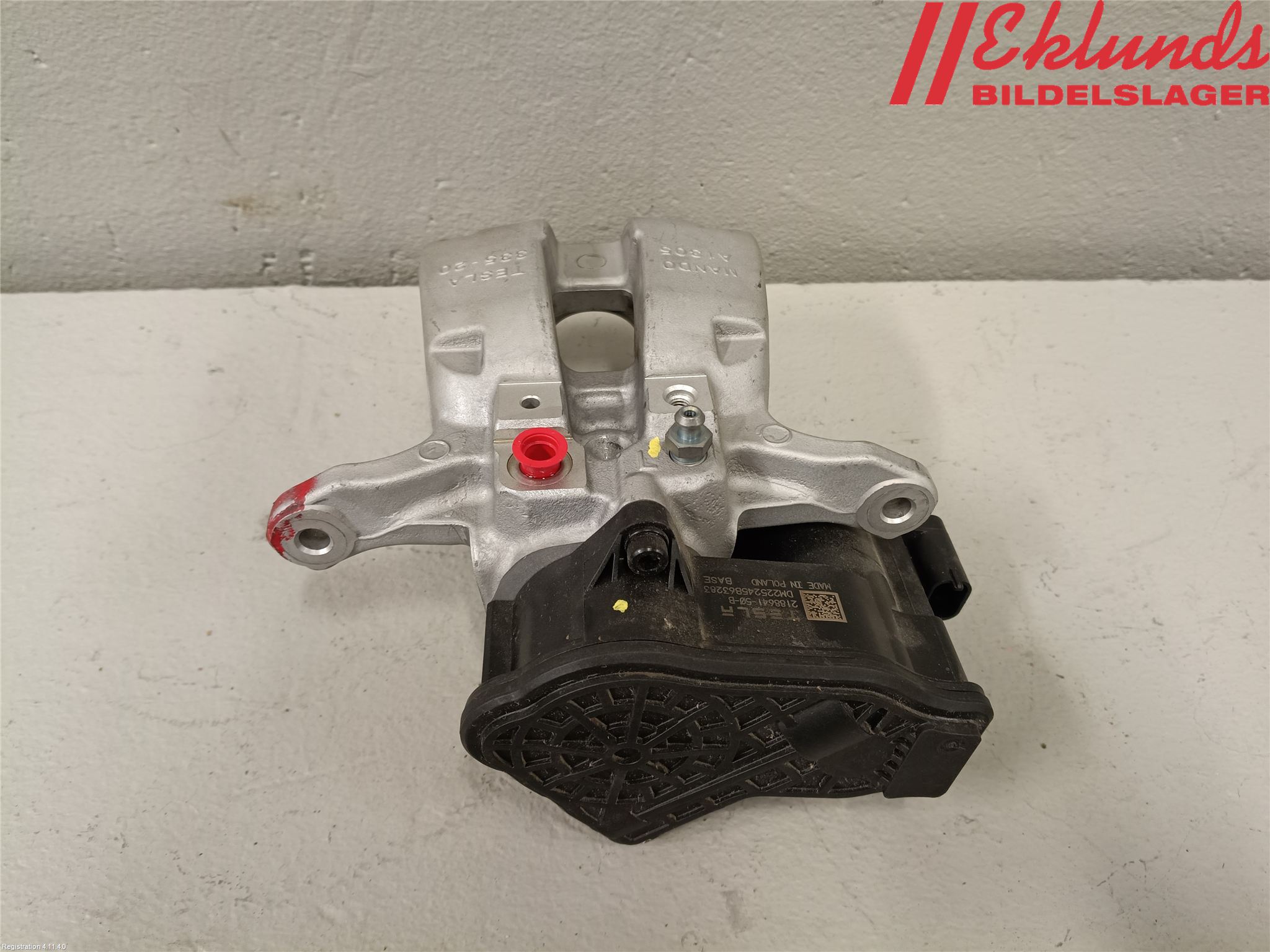 Tesla MODEL Y 21- Bromsok Bak Vänster