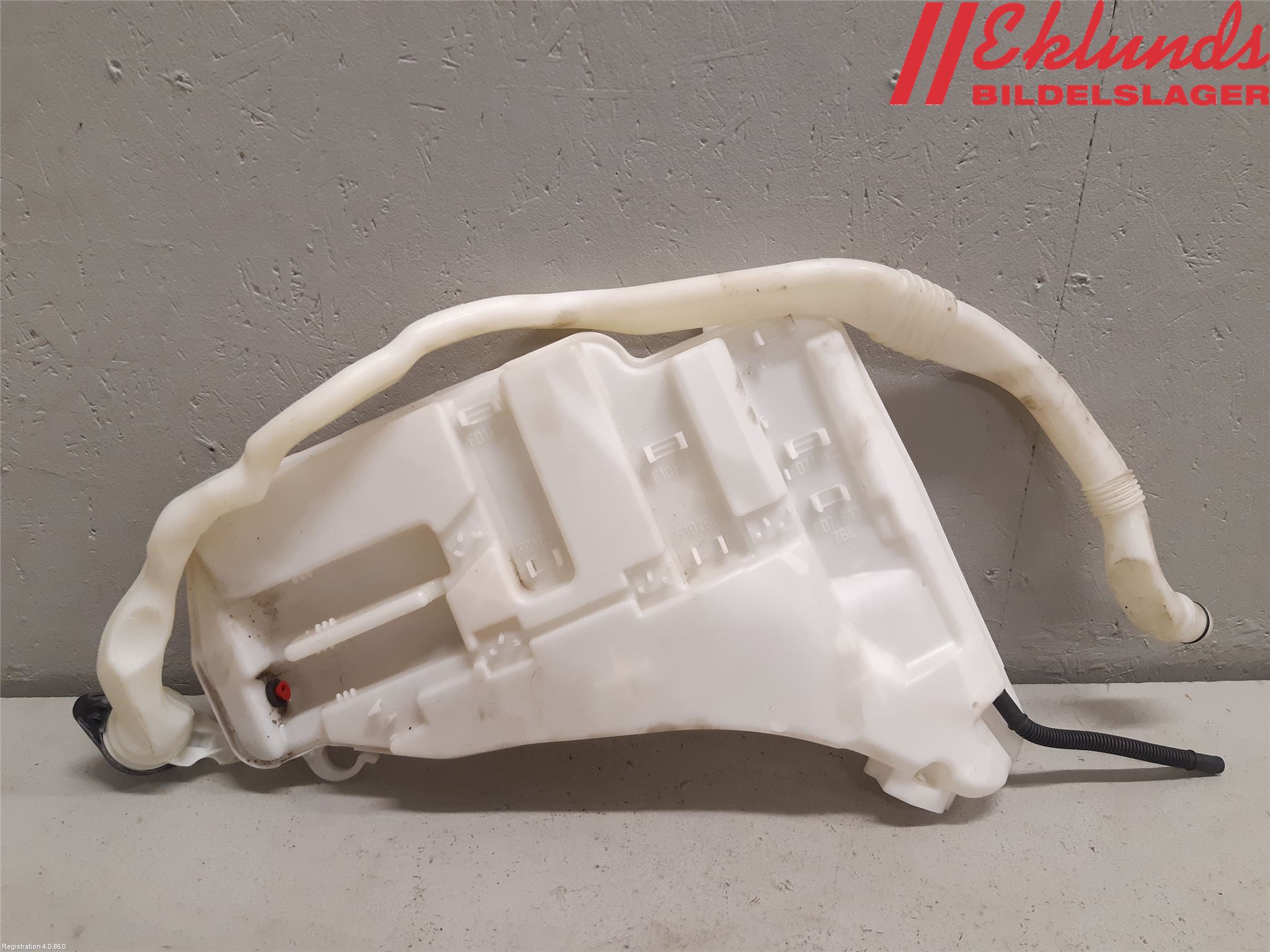 BMW 5 F10/F11/F18 09-17 Spolartank Vindruta-Strål