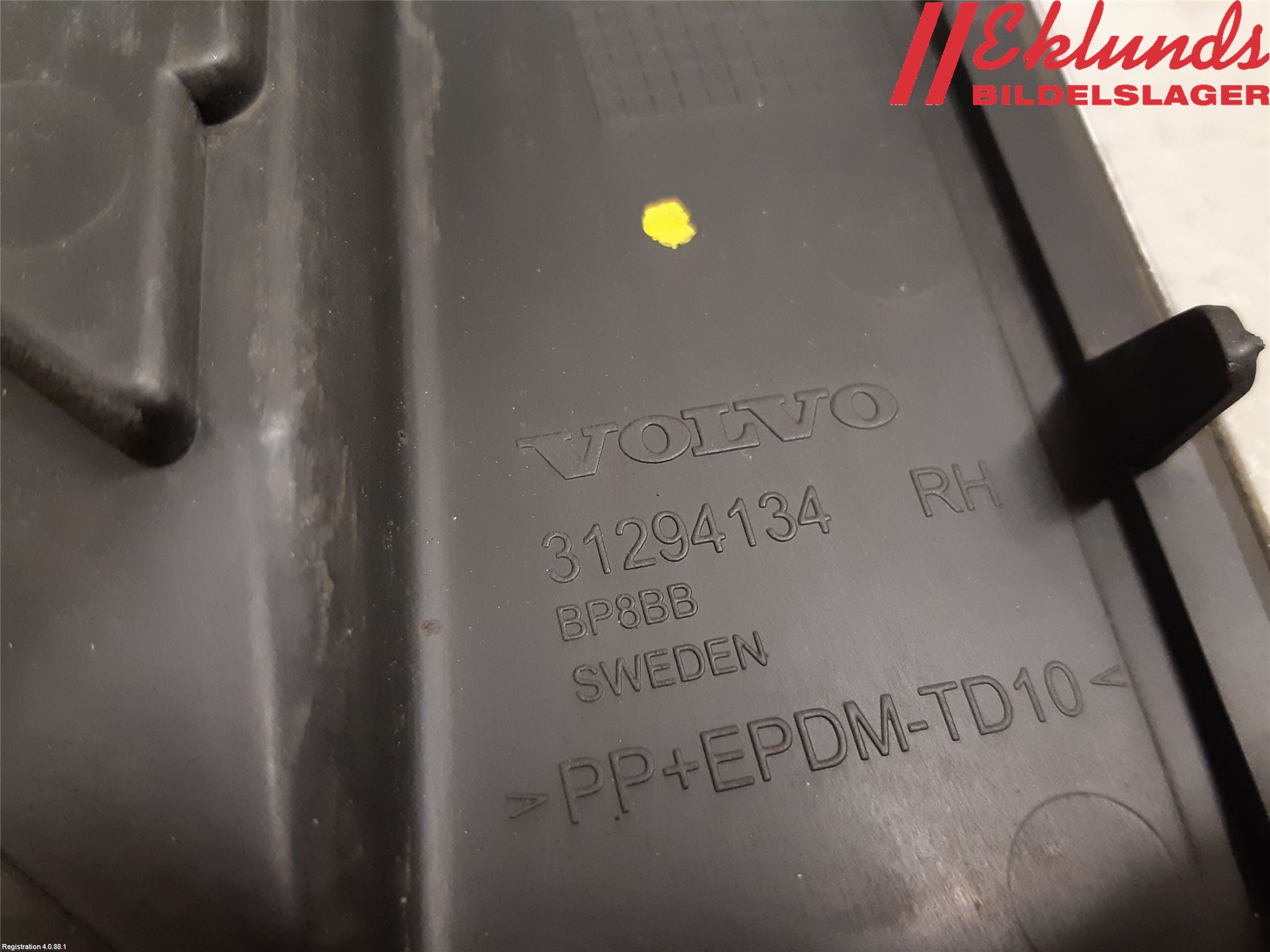 Volvo V60 11-13 Stöt Utfyllnad-List-Grill