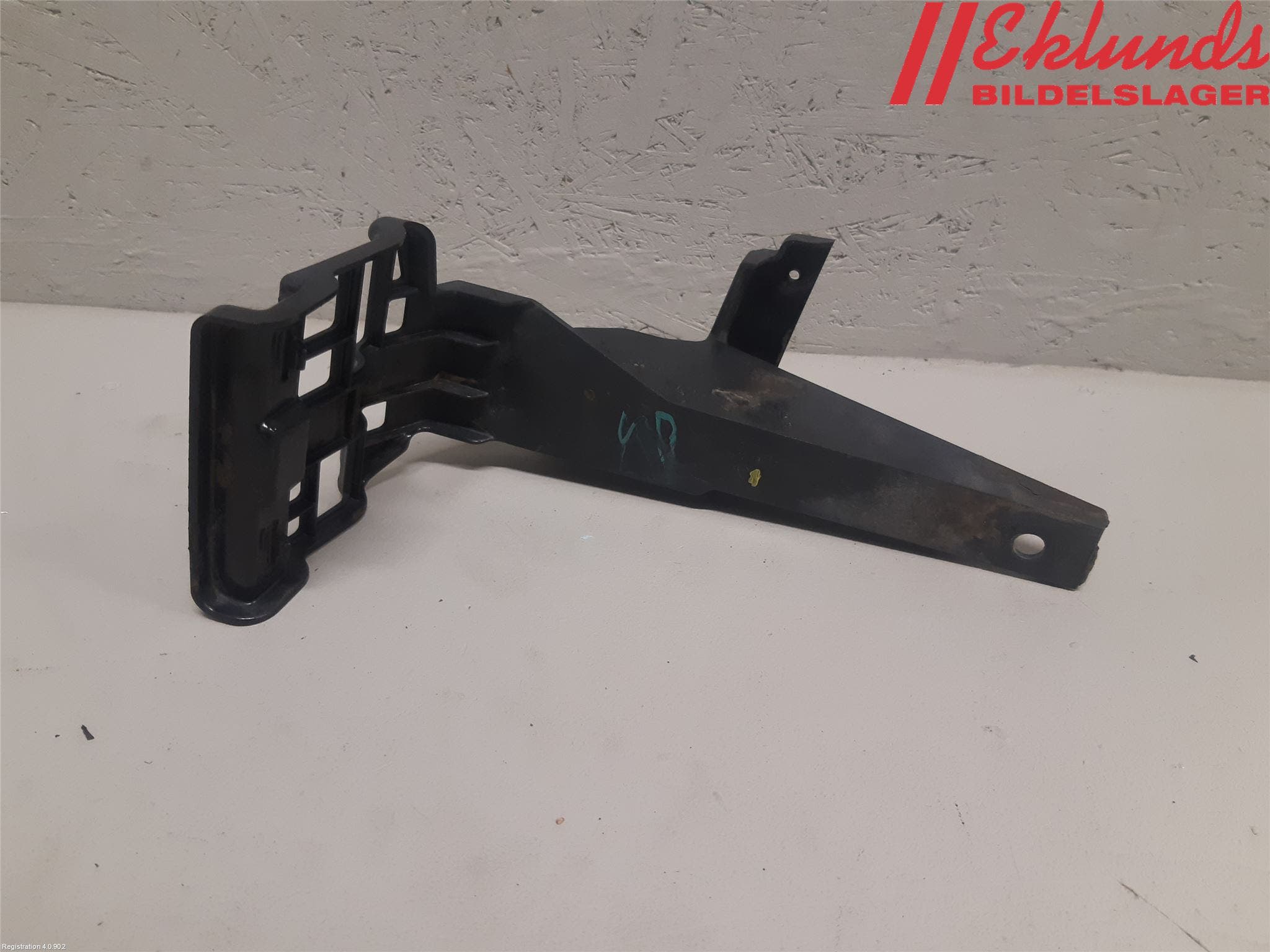 Mercedes-Benz MB CLA-KLASS (C117/X117) 13-19 Stötfångarfäste Bak Vä