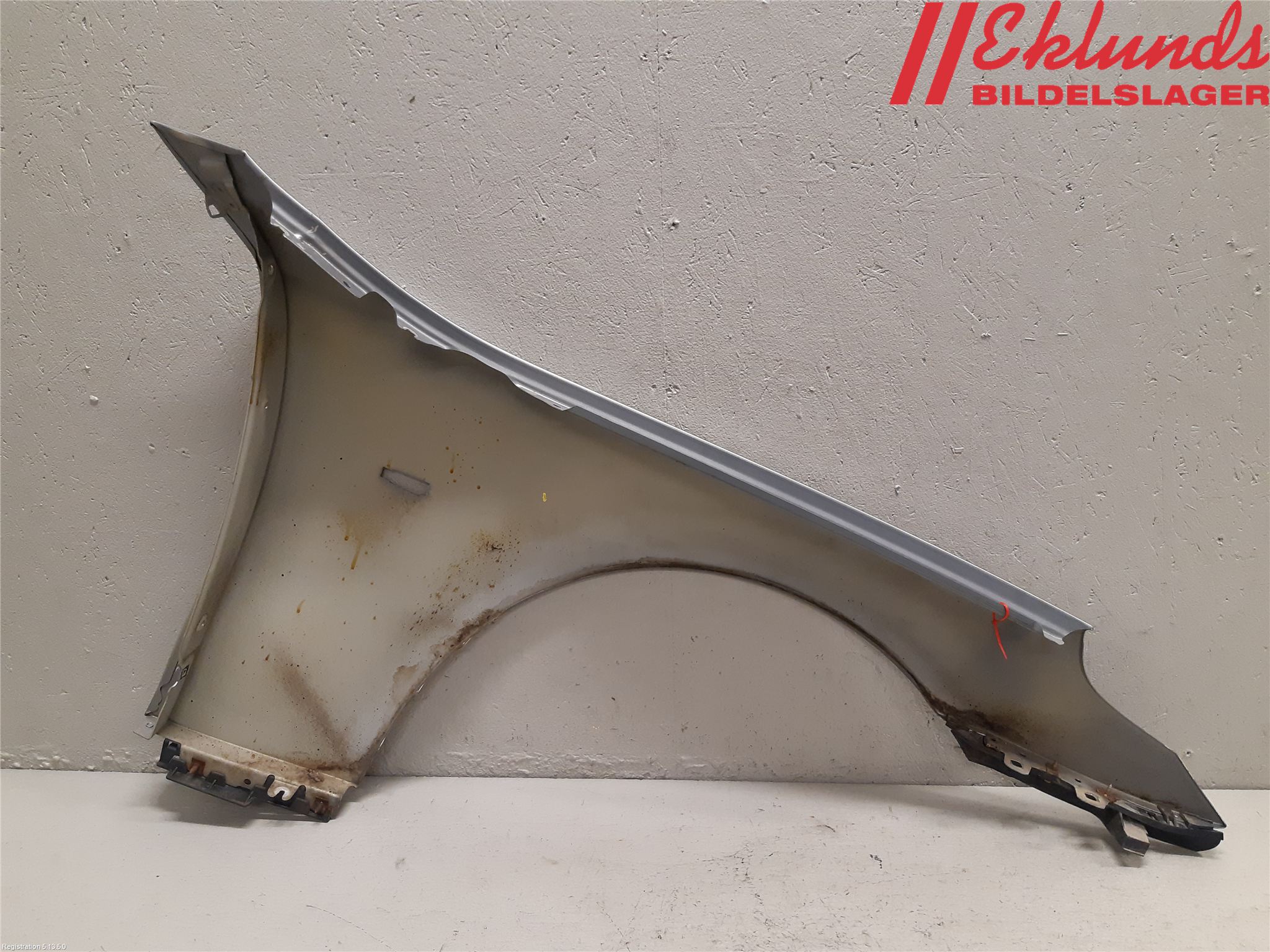 BMW 5 E60/61 Sed/Tou 02-10 Skärm Fram Vänster