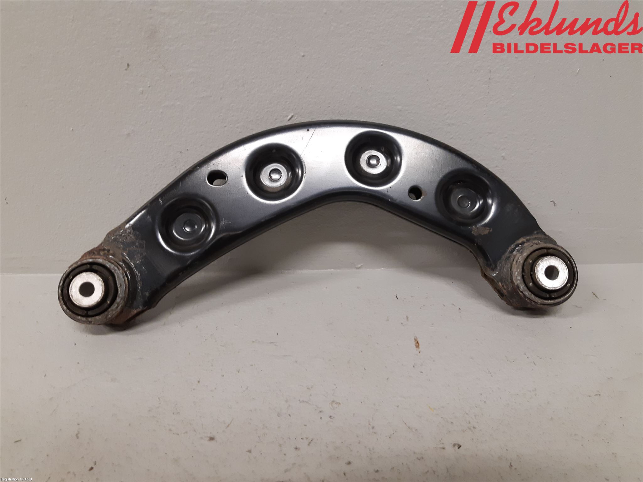 Volvo S90 17->> Bärarm Bak Övre Vänster