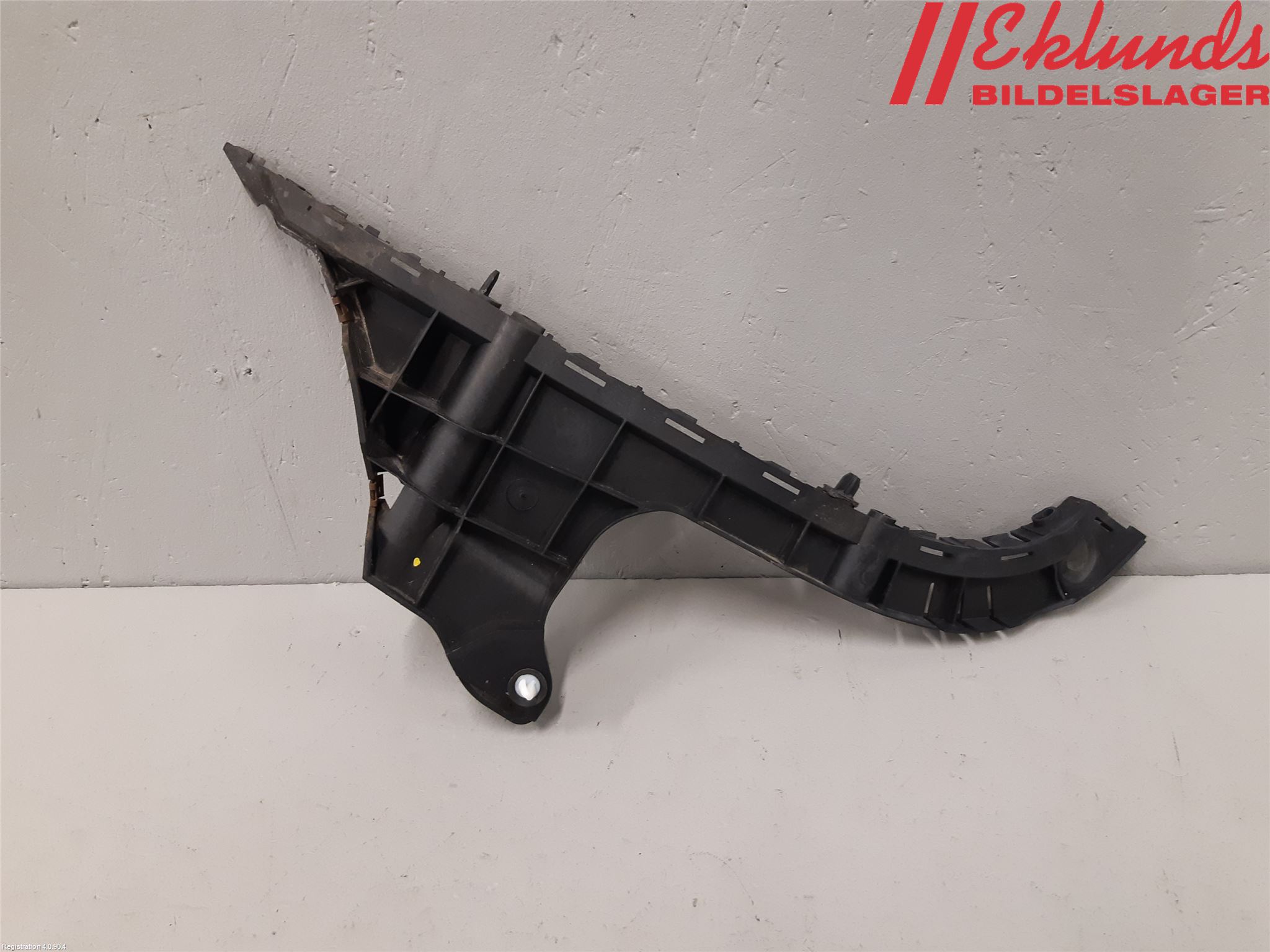Volvo V70 08-13 Stötfångarfäste Bak Hö