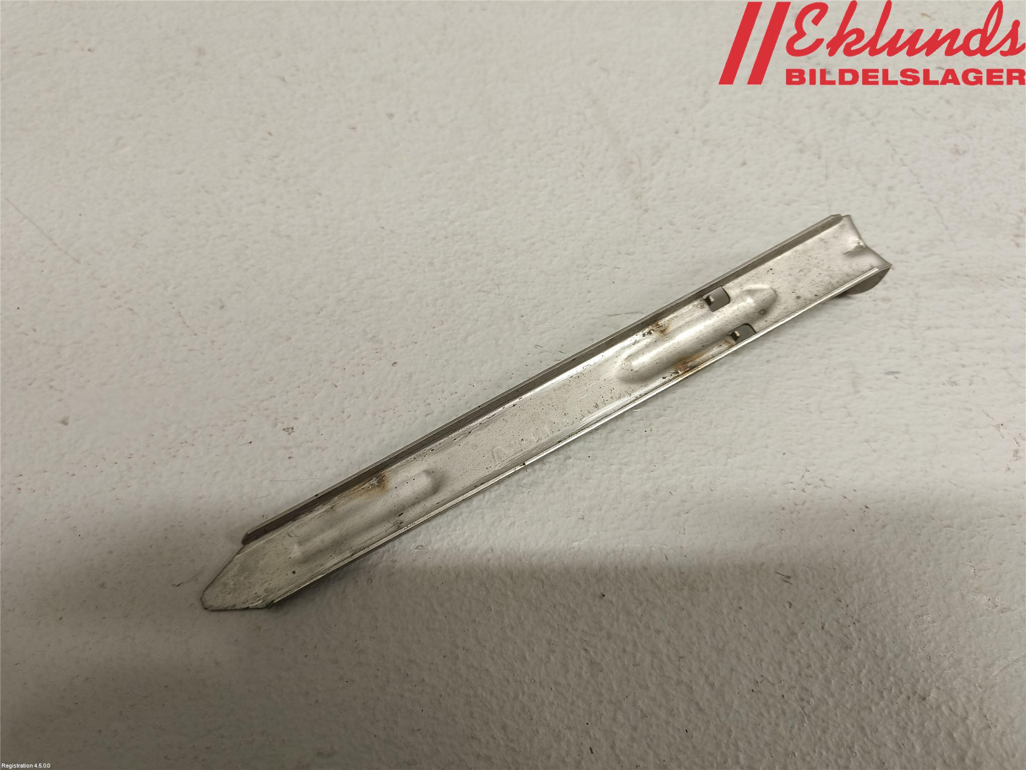 Volvo V70 08-13 Strålkast Fästsarg