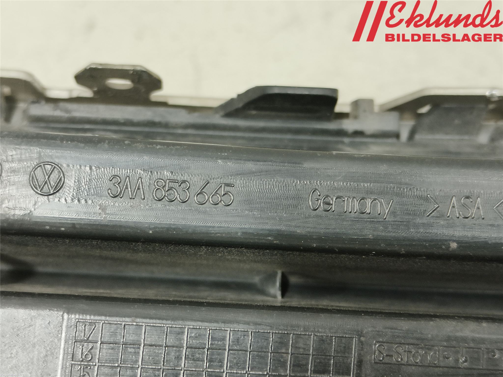 Volkswagen VW PASSAT 11-14 Dimljussarg Fram