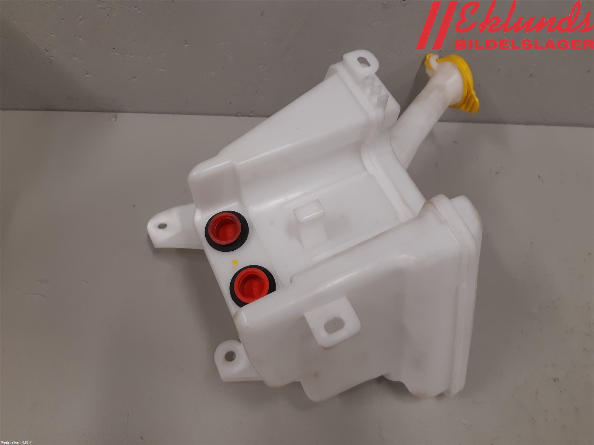 Toyota YARIS XP130 15-20 Spolartank Vindruta