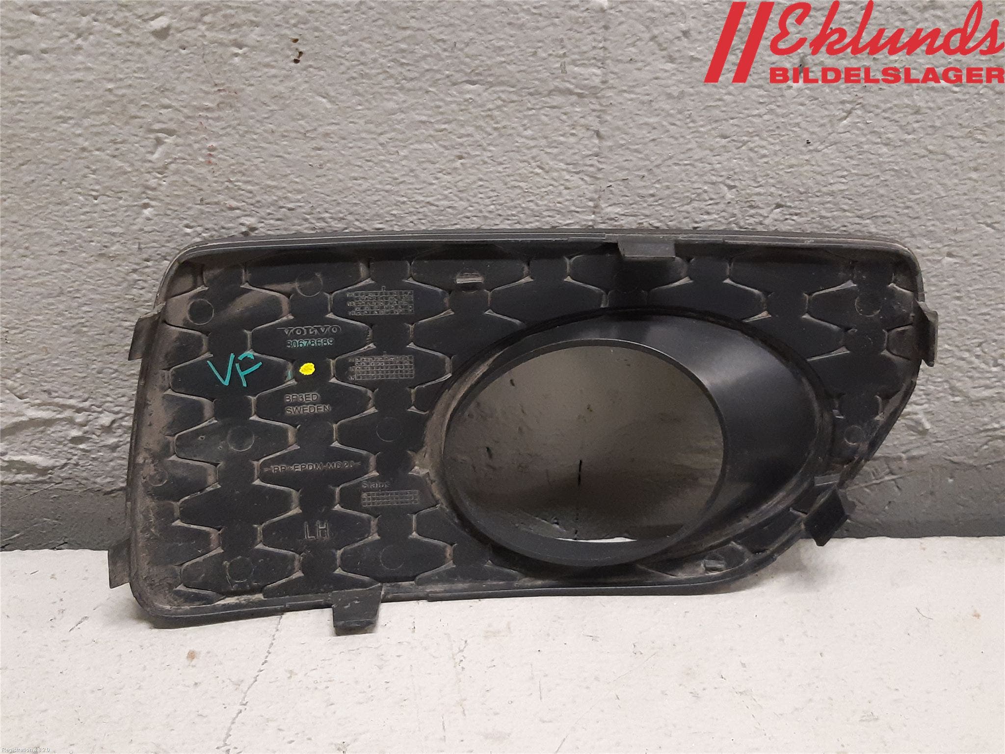 Volvo XC70 08-13 Dimljussarg Fram