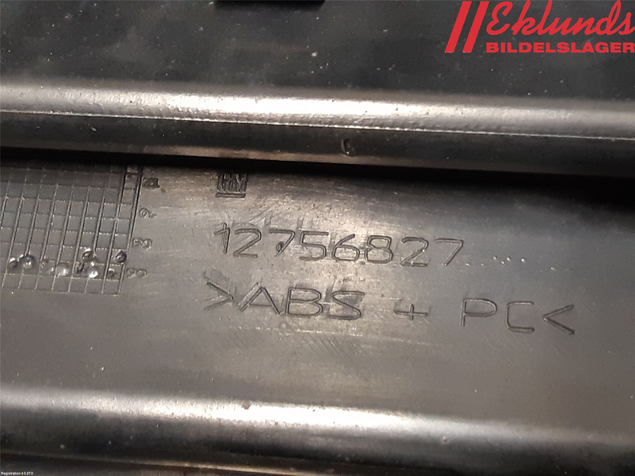 Saab 9-5     06-10 Grilldel Mitt