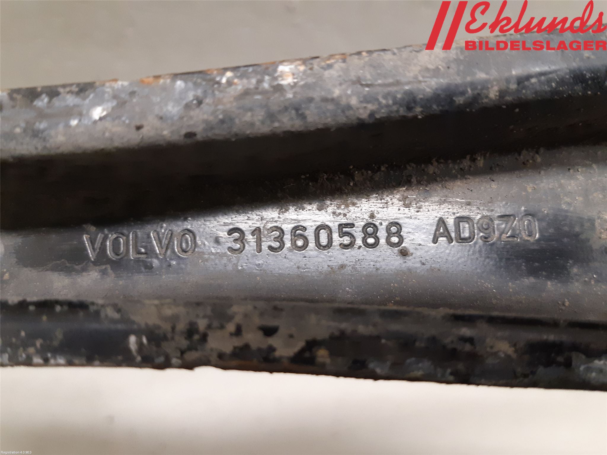Volvo V90 CROSS COUNTRY 17->> Bärarm Bak Höger