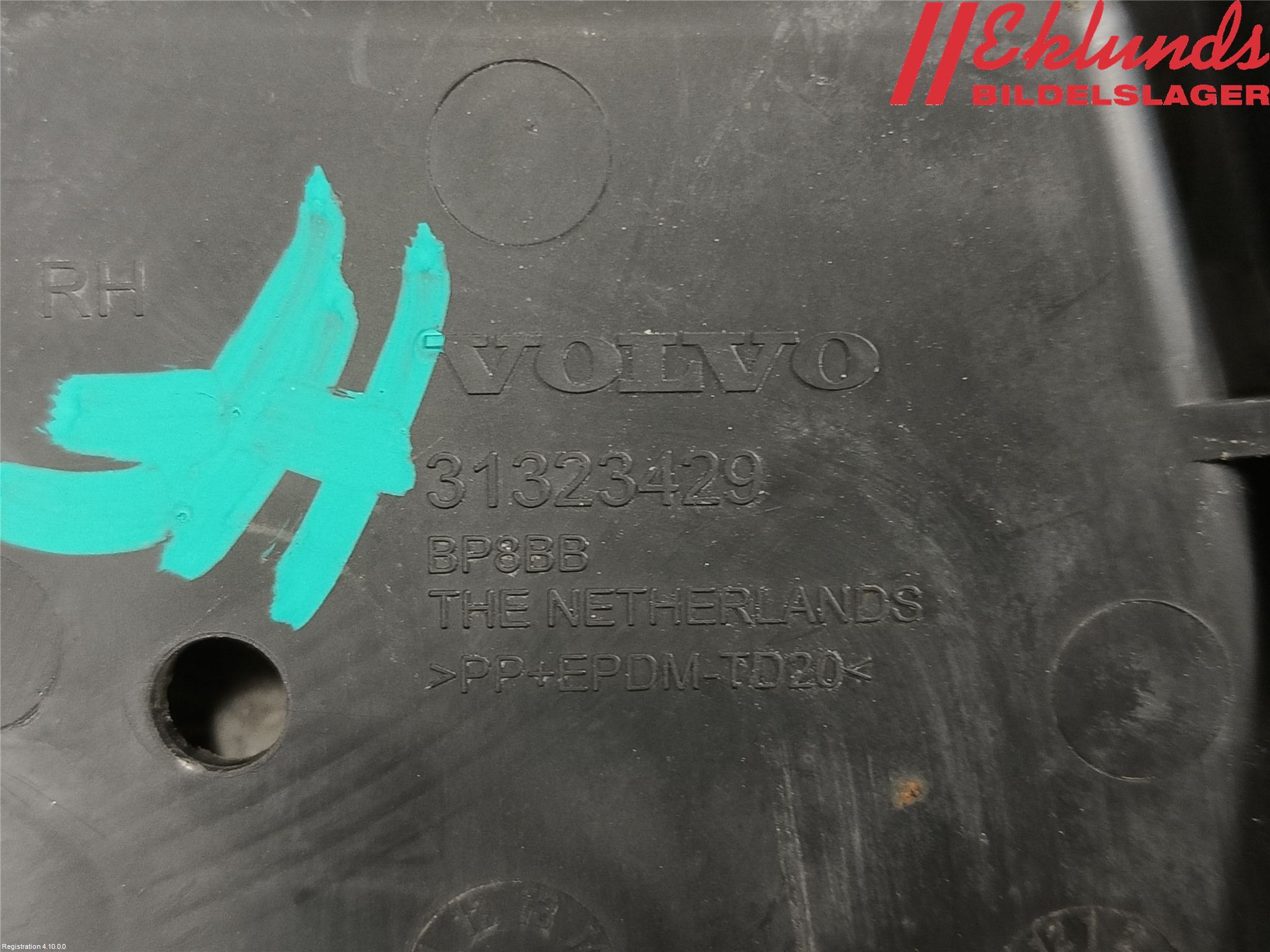 Volvo V60 11-13 Stötfångarfäste Fram Hö