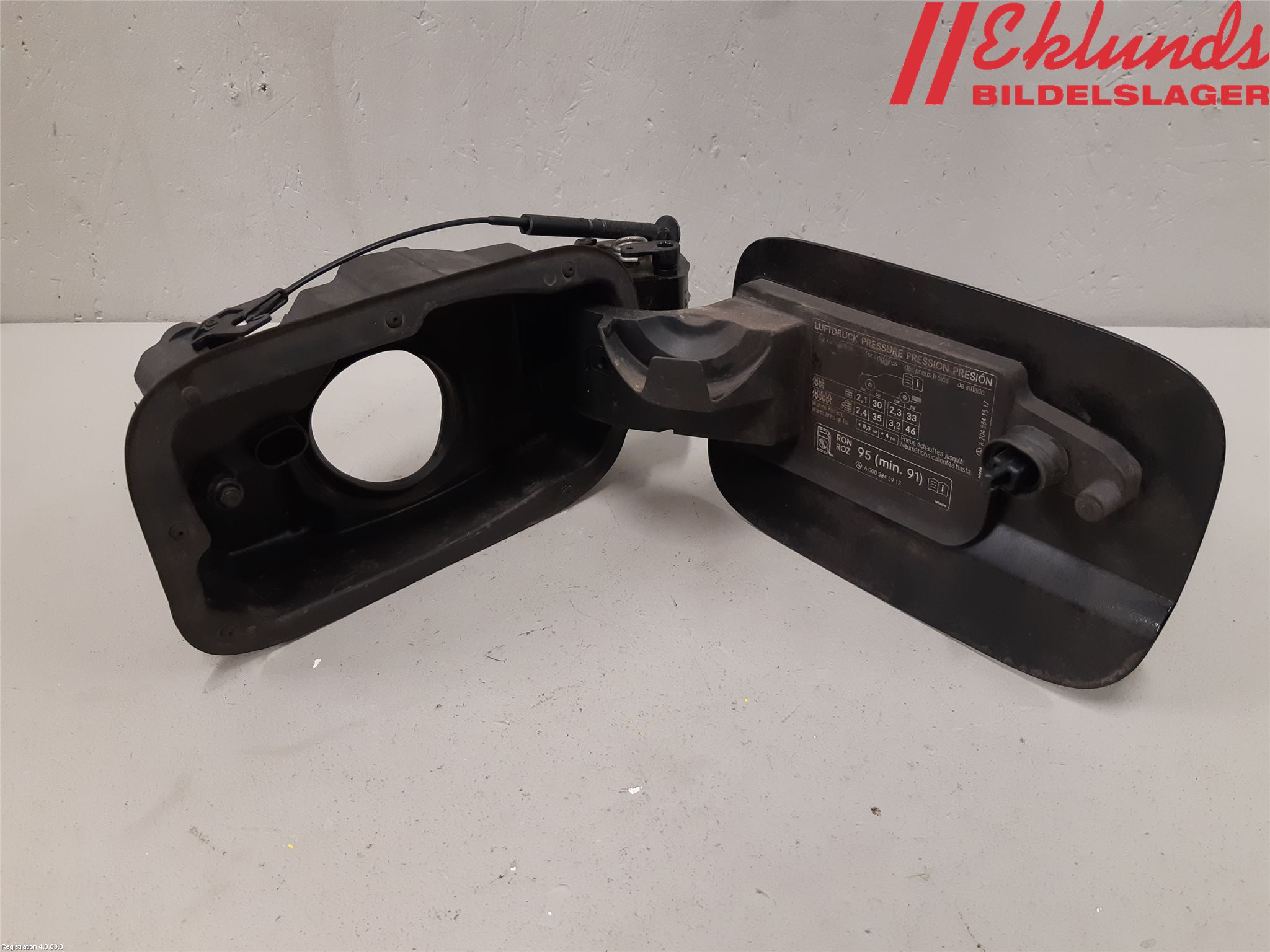 Mercedes-Benz MB C-KLASS (W204) 07-15 Tanklucka