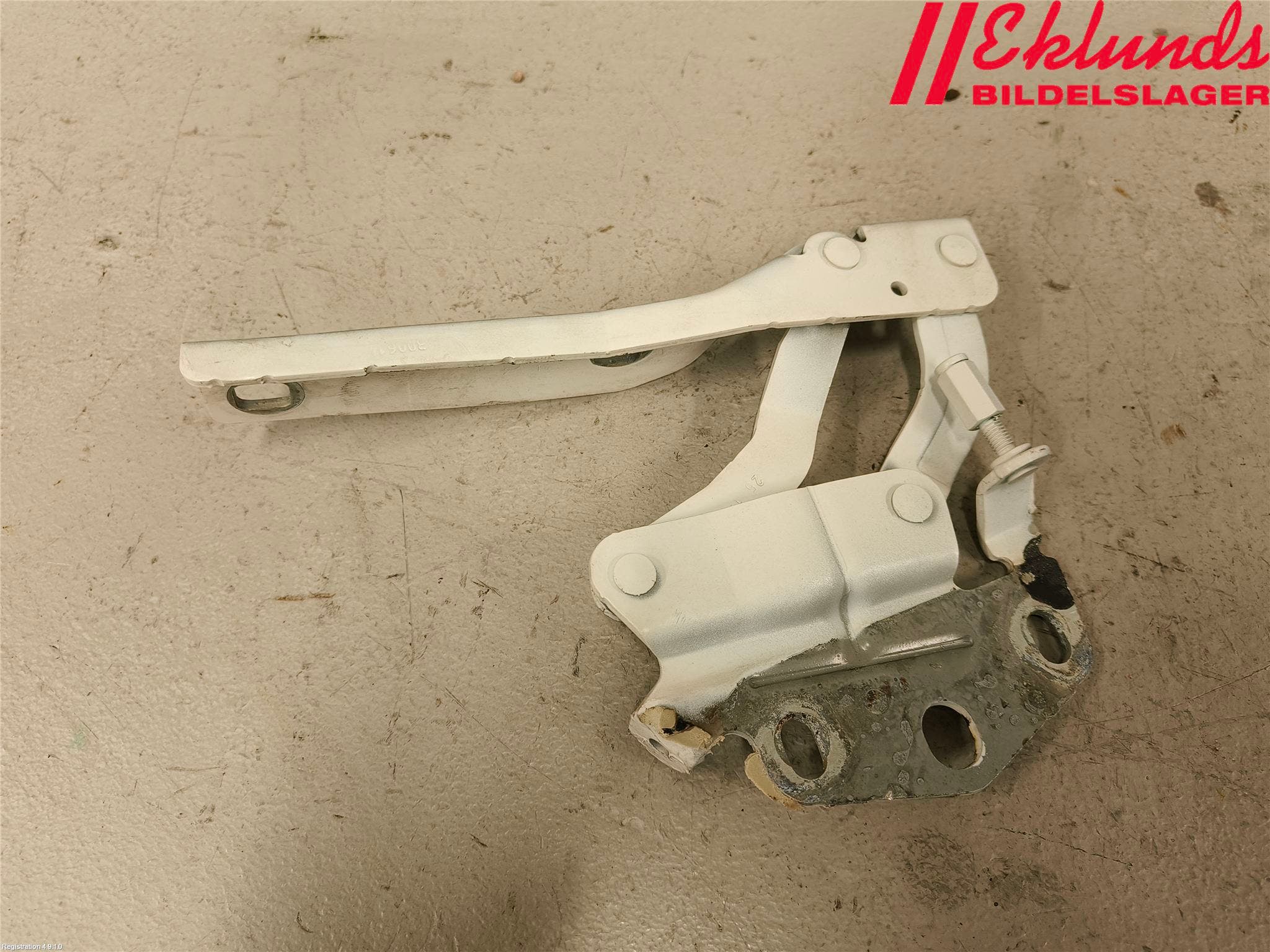 Volkswagen VW PASSAT 11-14 Huvgångjärn