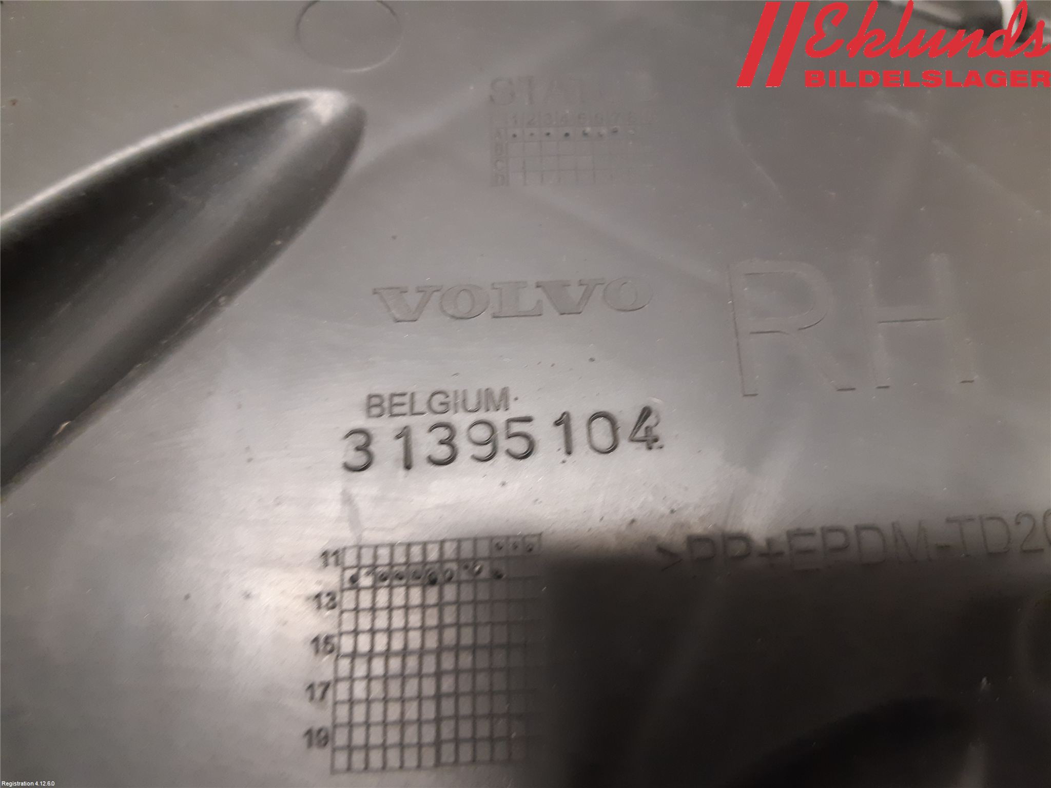 Volvo V40 12-19 Stötfångarfäste Bak Hö