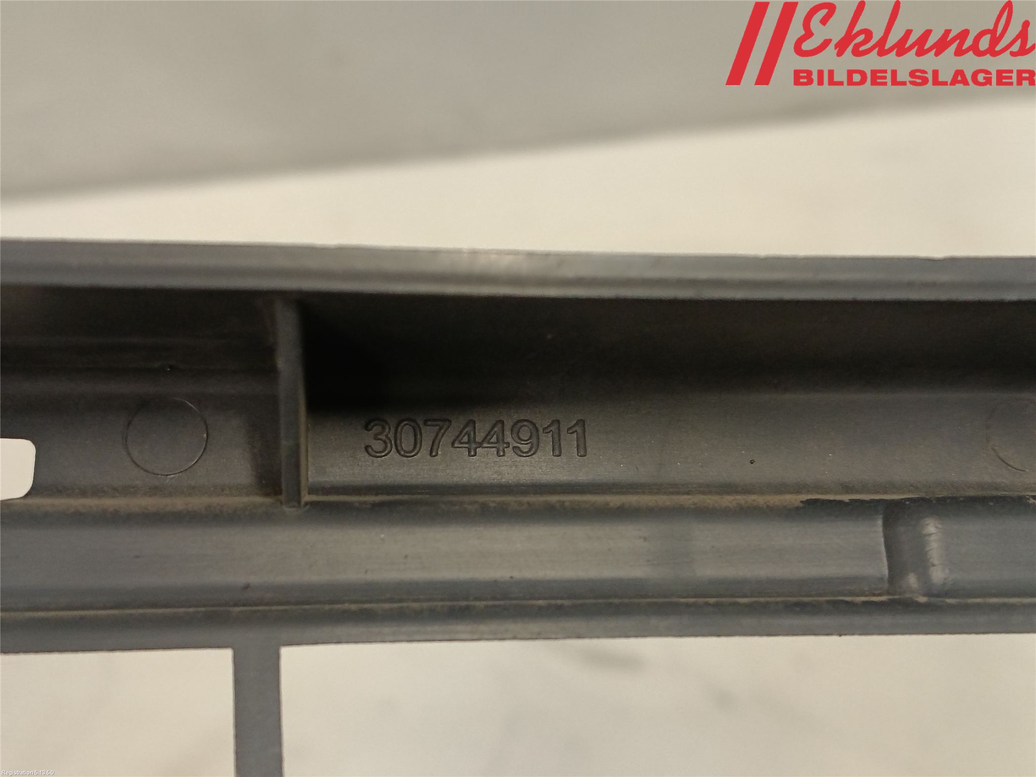 Volvo V50 08-12 Stöt Utfyllnad-List-Grill