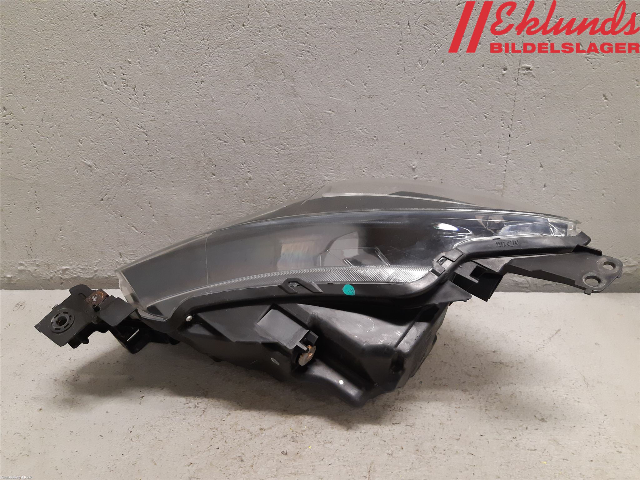 Mazda 2 (DJ) 15-22 Strålkastare Höger