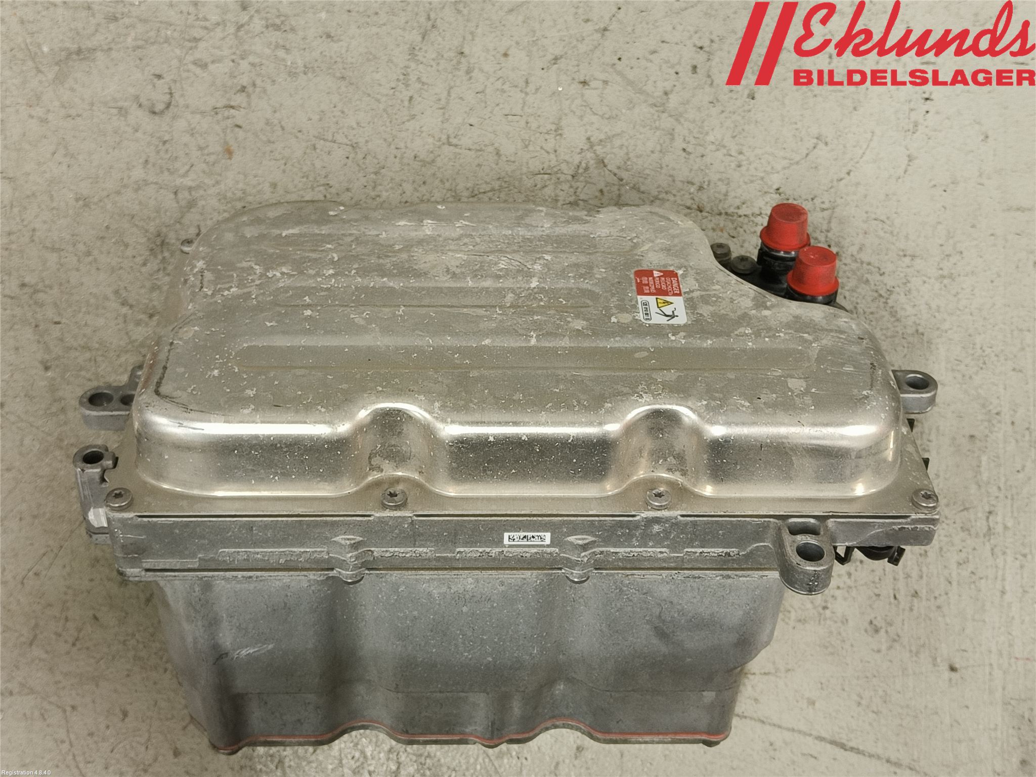 Volkswagen VW GOLF / E-GOLF VII 13-20 Inverter 12 -> 220 V