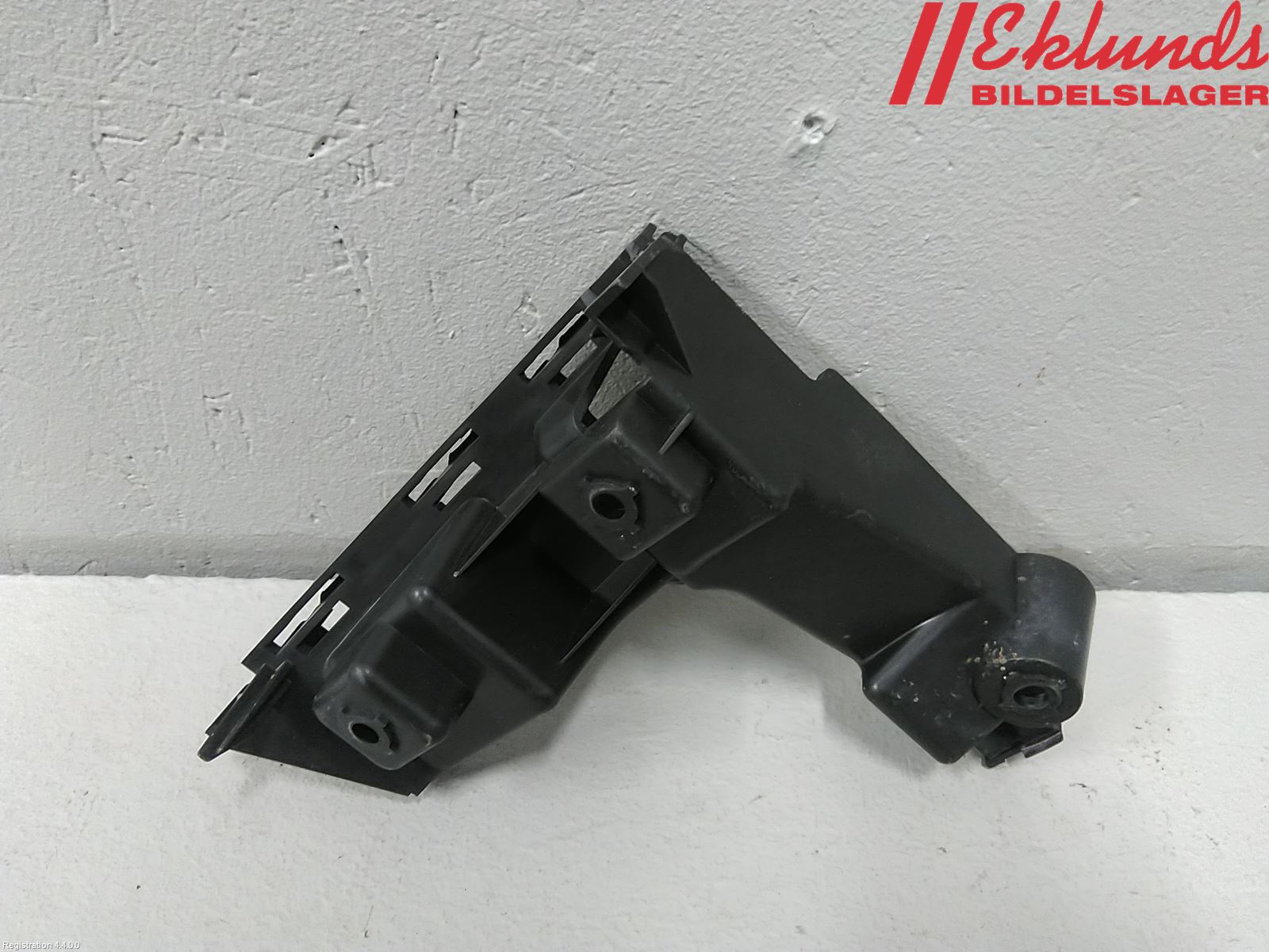 Volvo V70 08-13 Stötfångarfäste Bak Hö