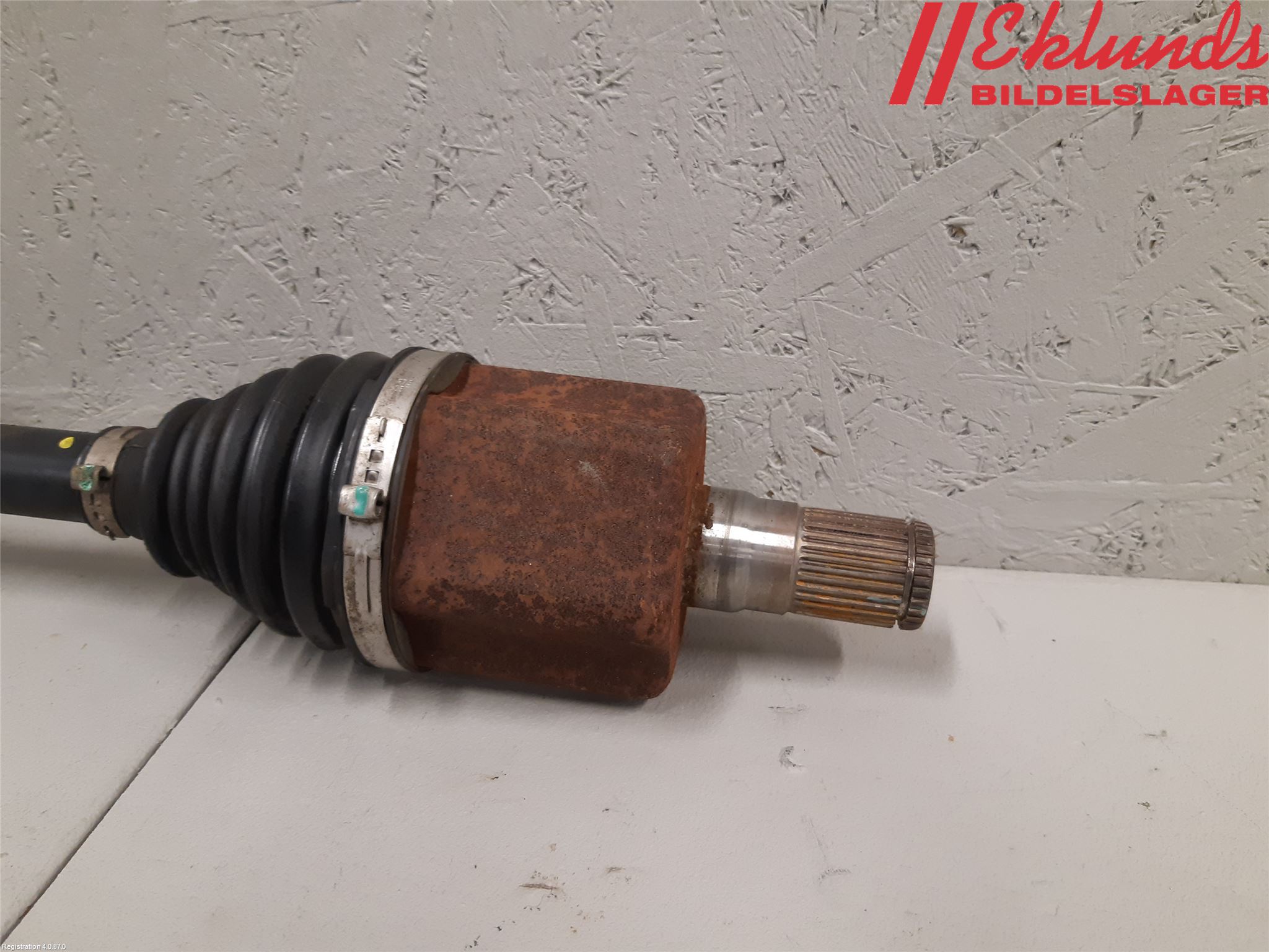 Volvo V60 14-18 Drivaxel Fram Vänster