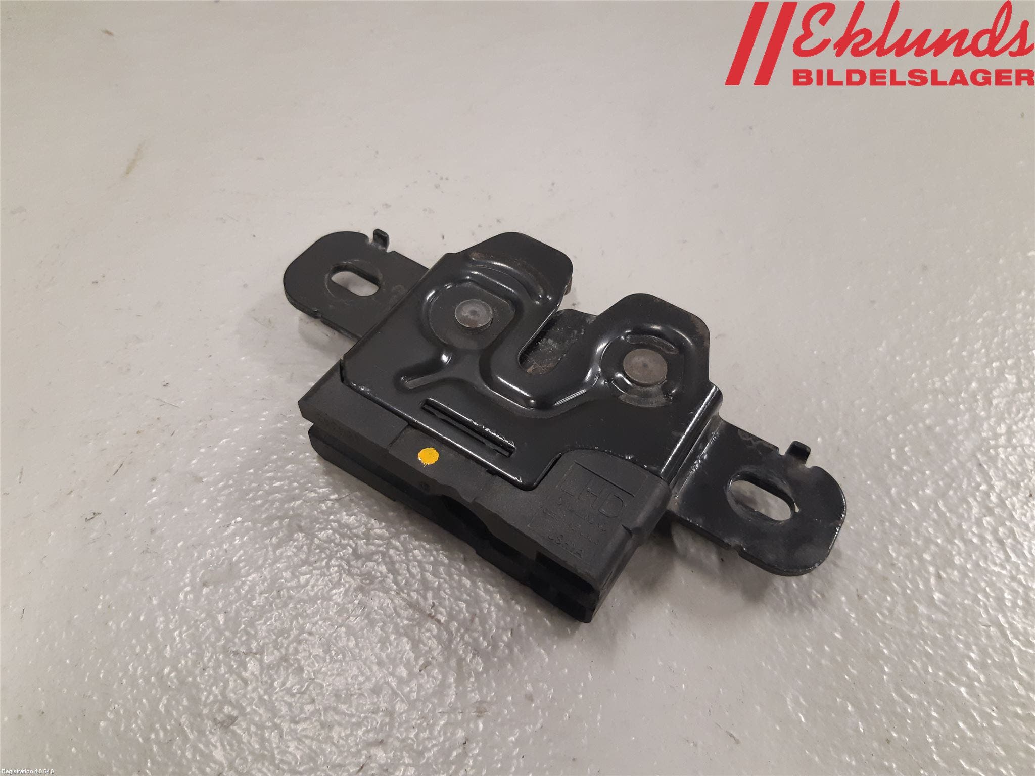 Volvo V70 08-13 Huvlås