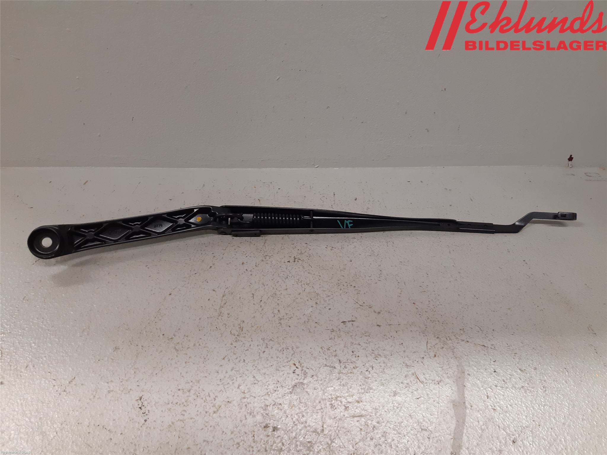 Lexus UX/300e 19- Torkararm Armar Vindruta