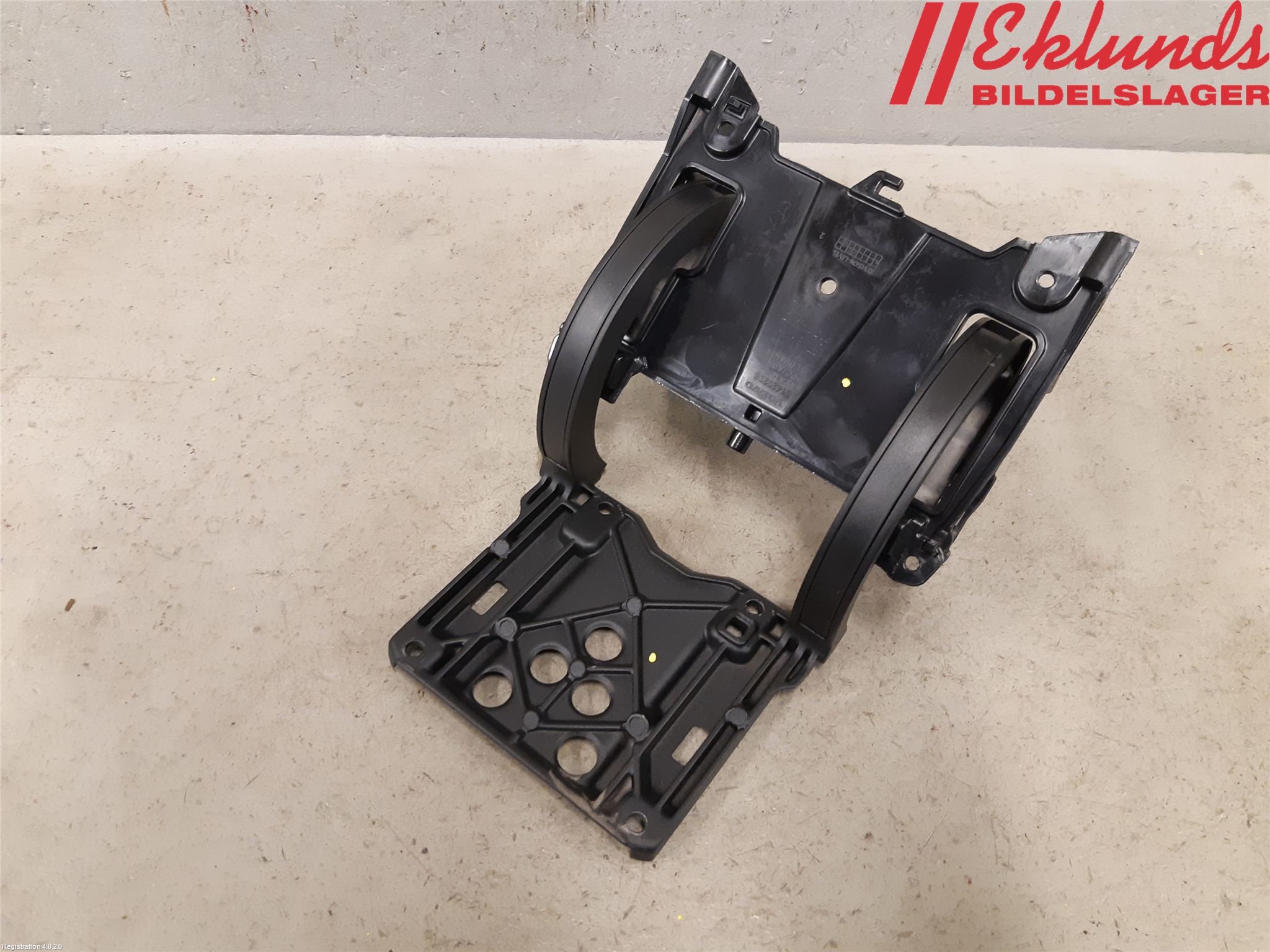 Volvo XC90/RECHARGE 16- Inredning Armstöd