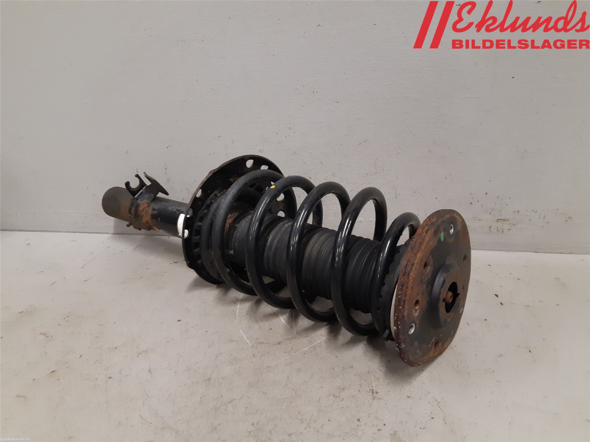 Volvo XC70 08-13 Fjäderben Fram Höger