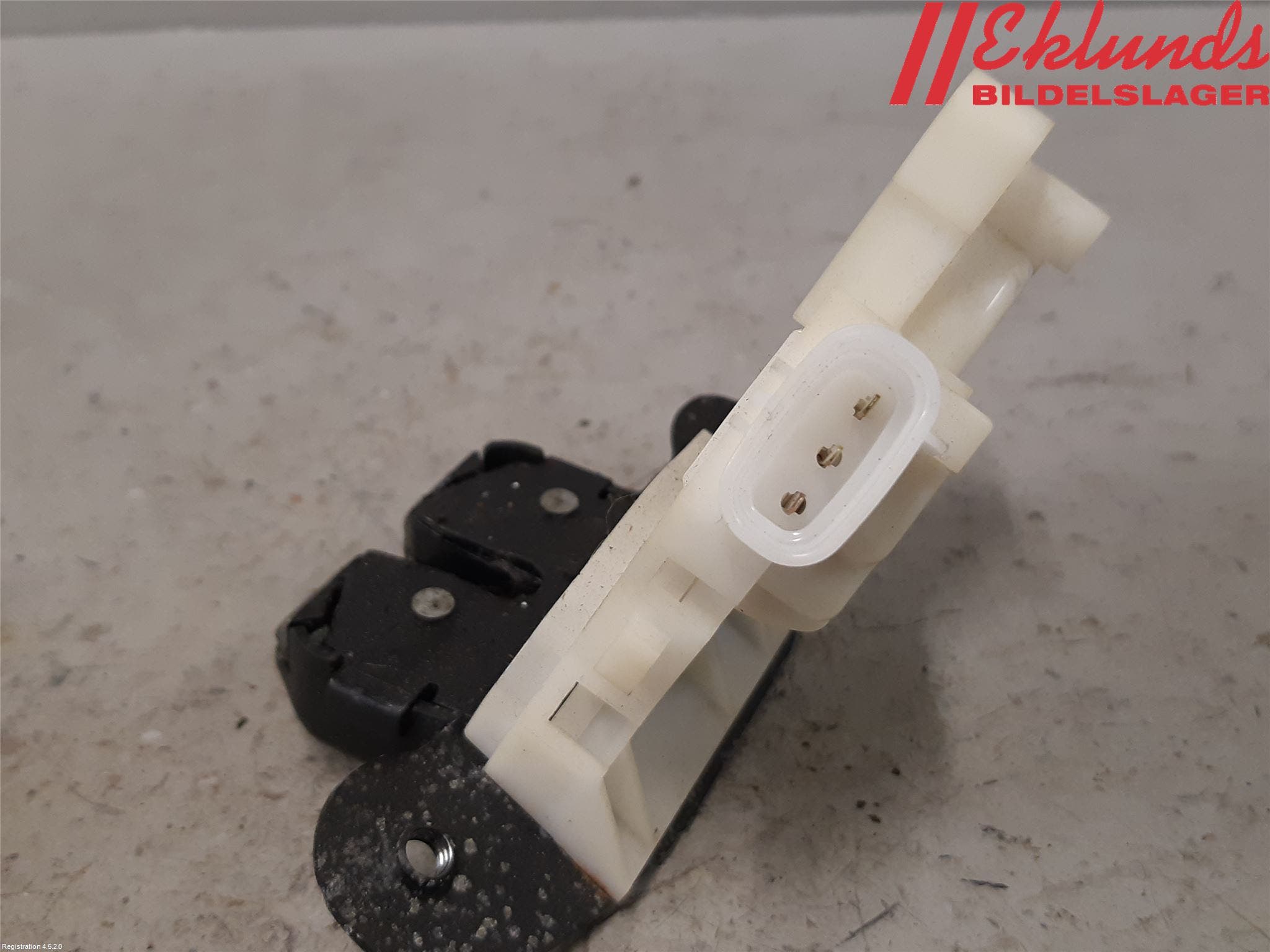 Toyota VERSO-S 11-16 Låskista Baklucka