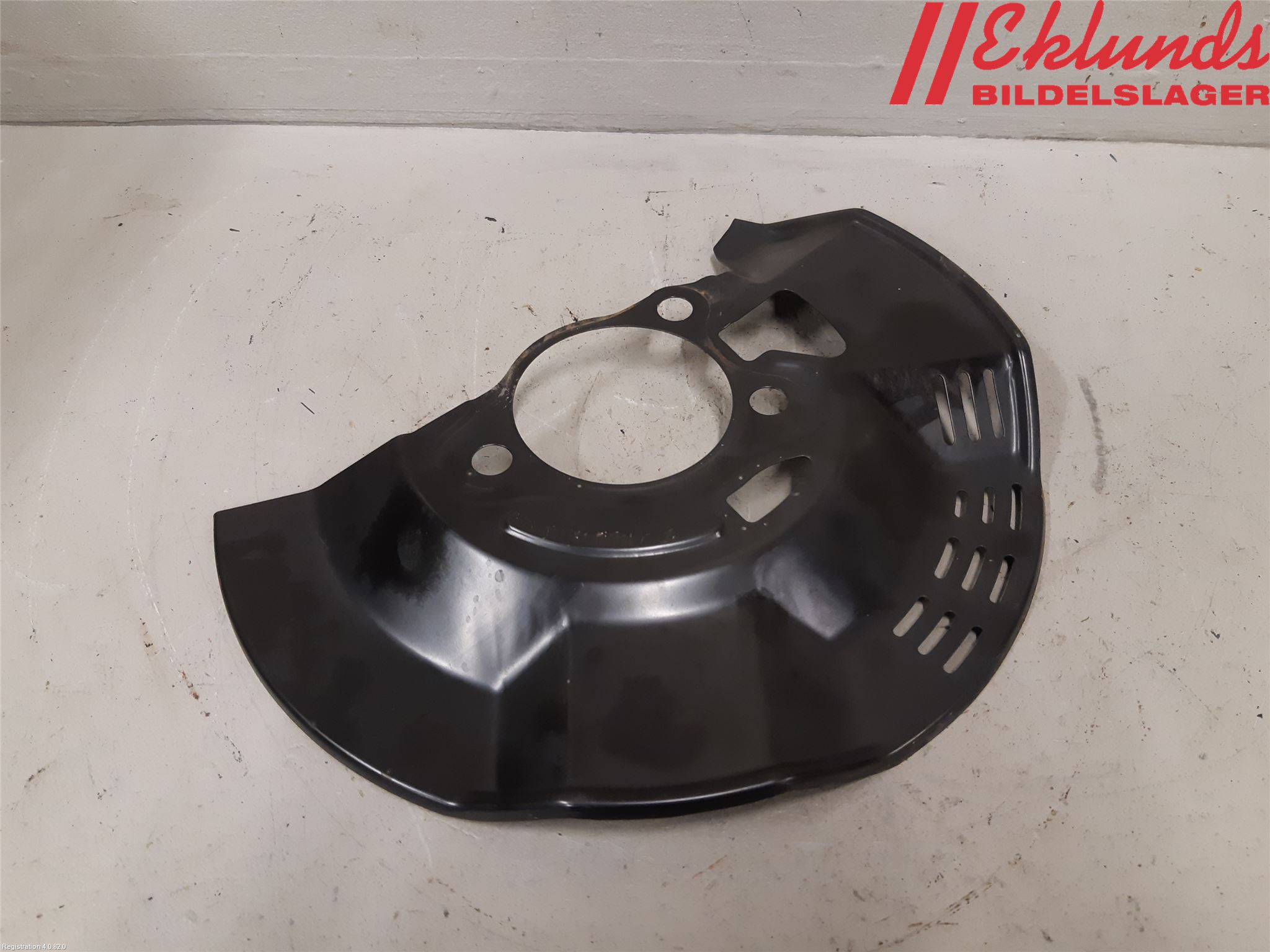 Toyota COROLLA 19- Bromssköld Fram