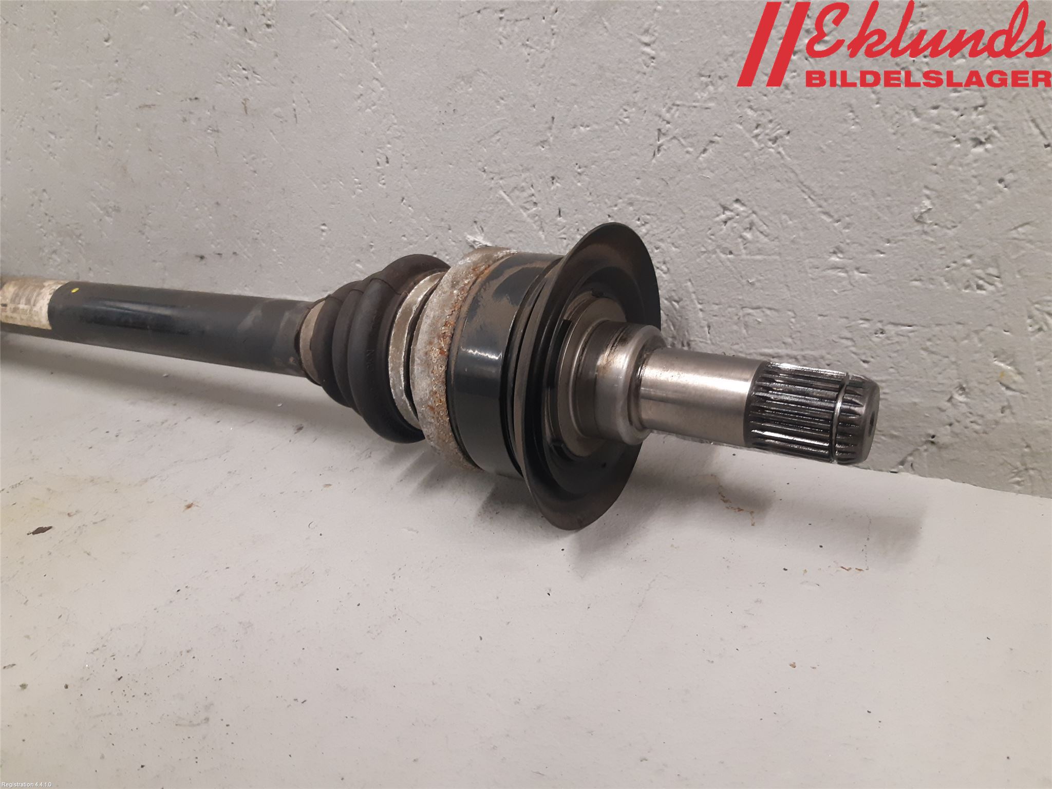 BMW 3 F30/F31/F80 12-19 Drivaxel Bak Höger