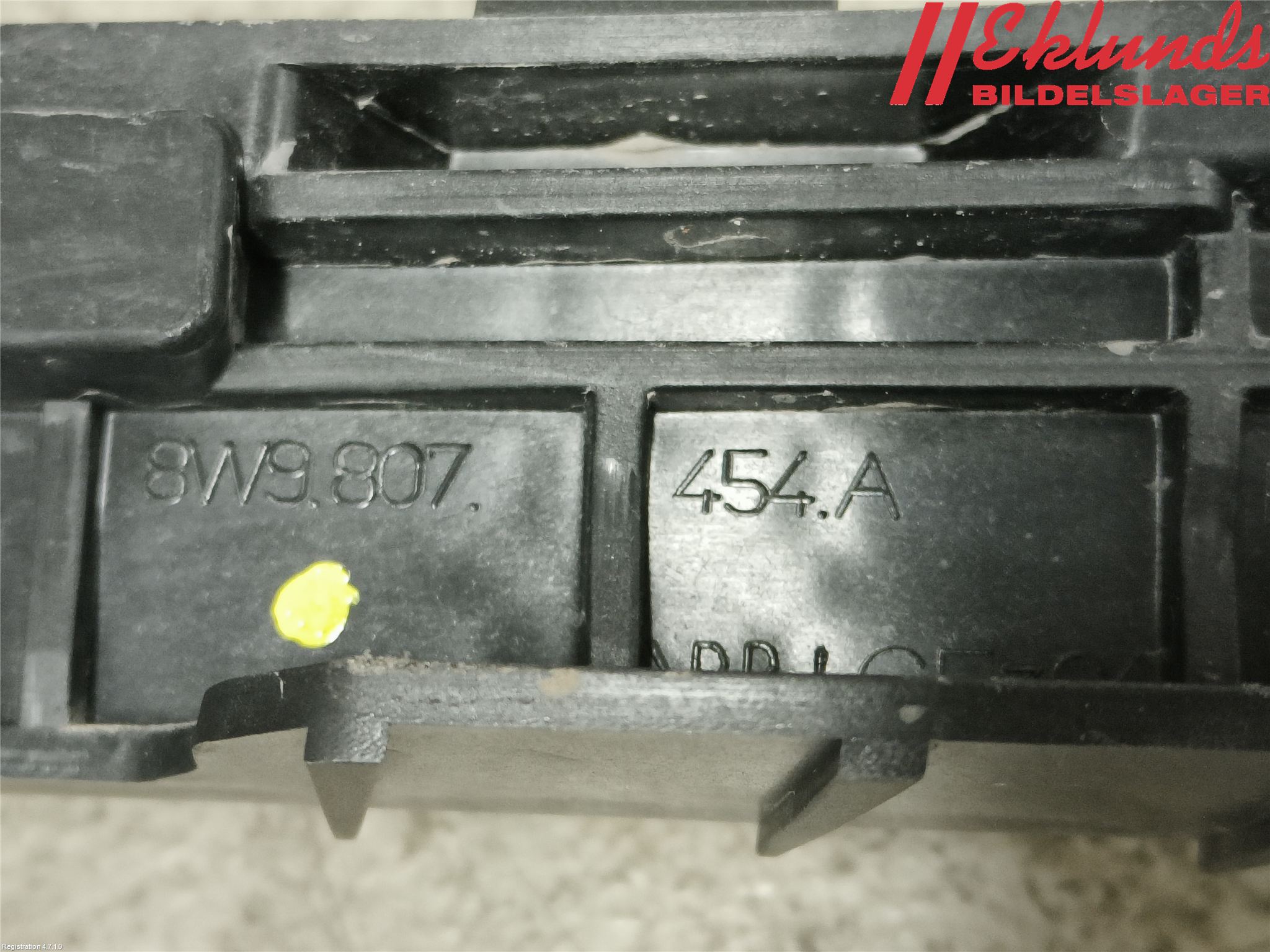 Audi A4/S4 B9 16-19 Stötfångarfäste Bak Hö