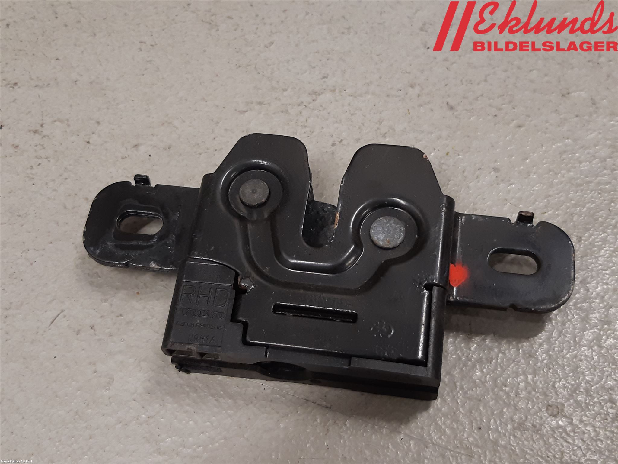 Volvo V70 08-13 Huvlås