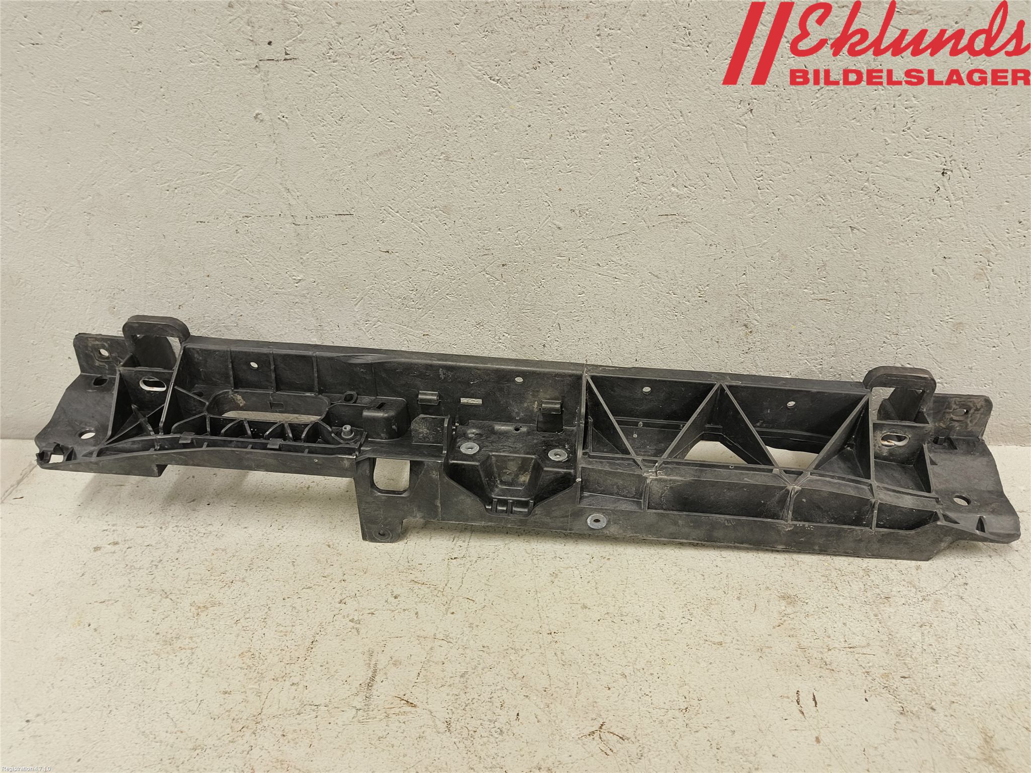 Peugeot 3008 17-24 Frontplåt