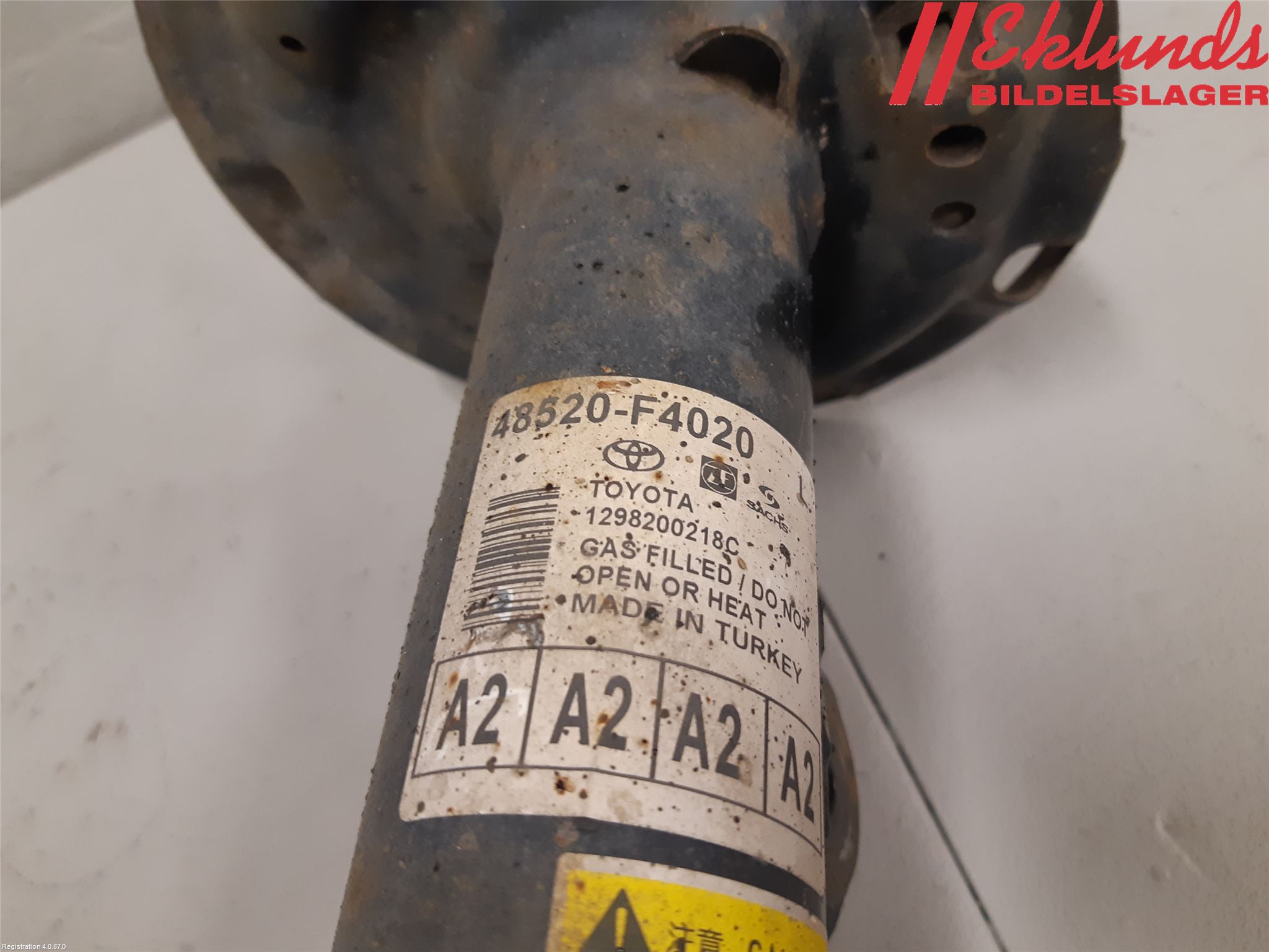 Toyota C-HR 16-23 Fjäderben Fram Vänster