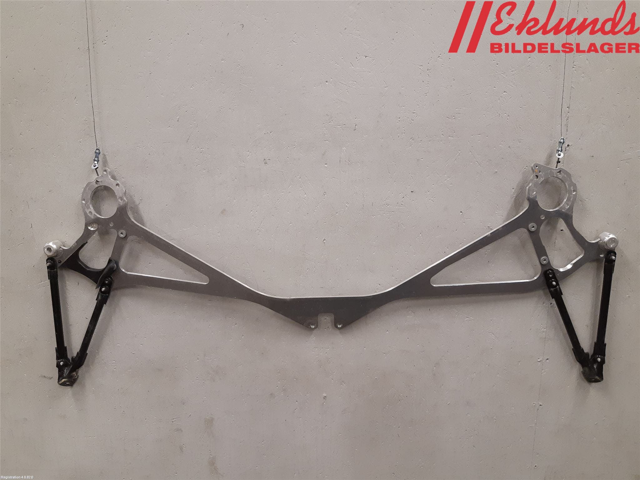 BMW 4 F32/F33/F82/F83 13-20 Fjäderbensstag