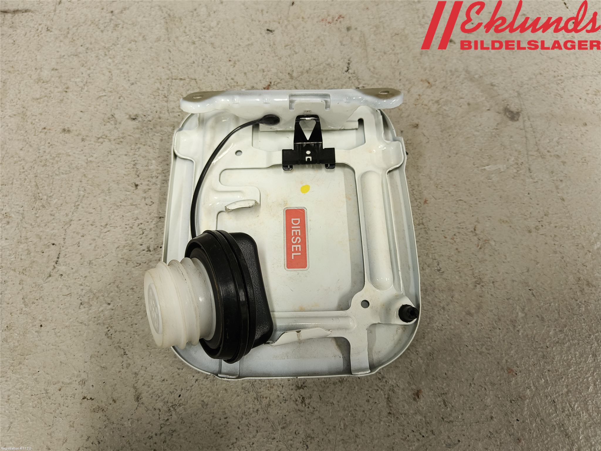 Nissan QASHQAI 14-17 Tanklucka