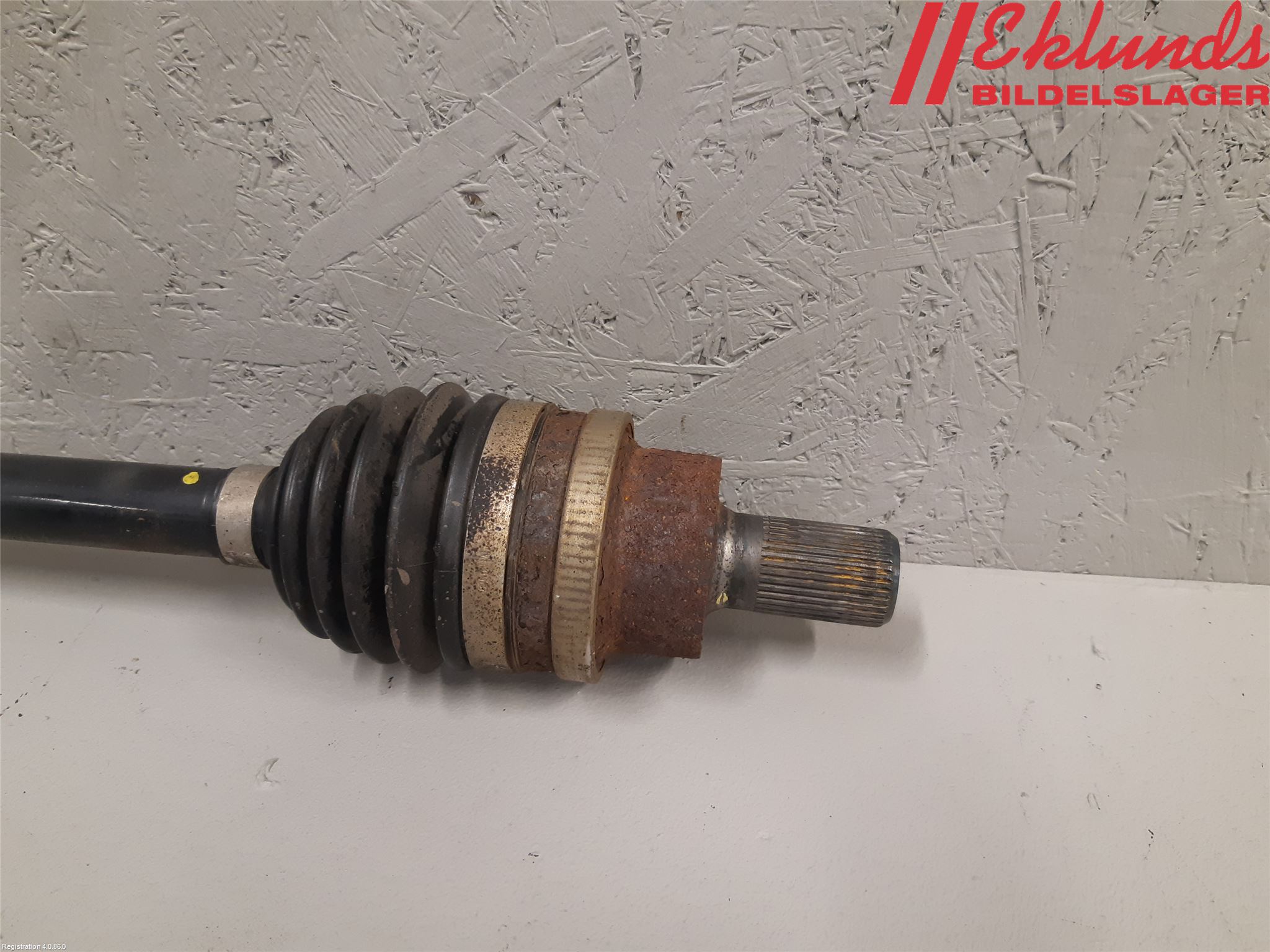 Volvo V60 CROSS COUNTRY 16-18 Drivaxel Bak Höger