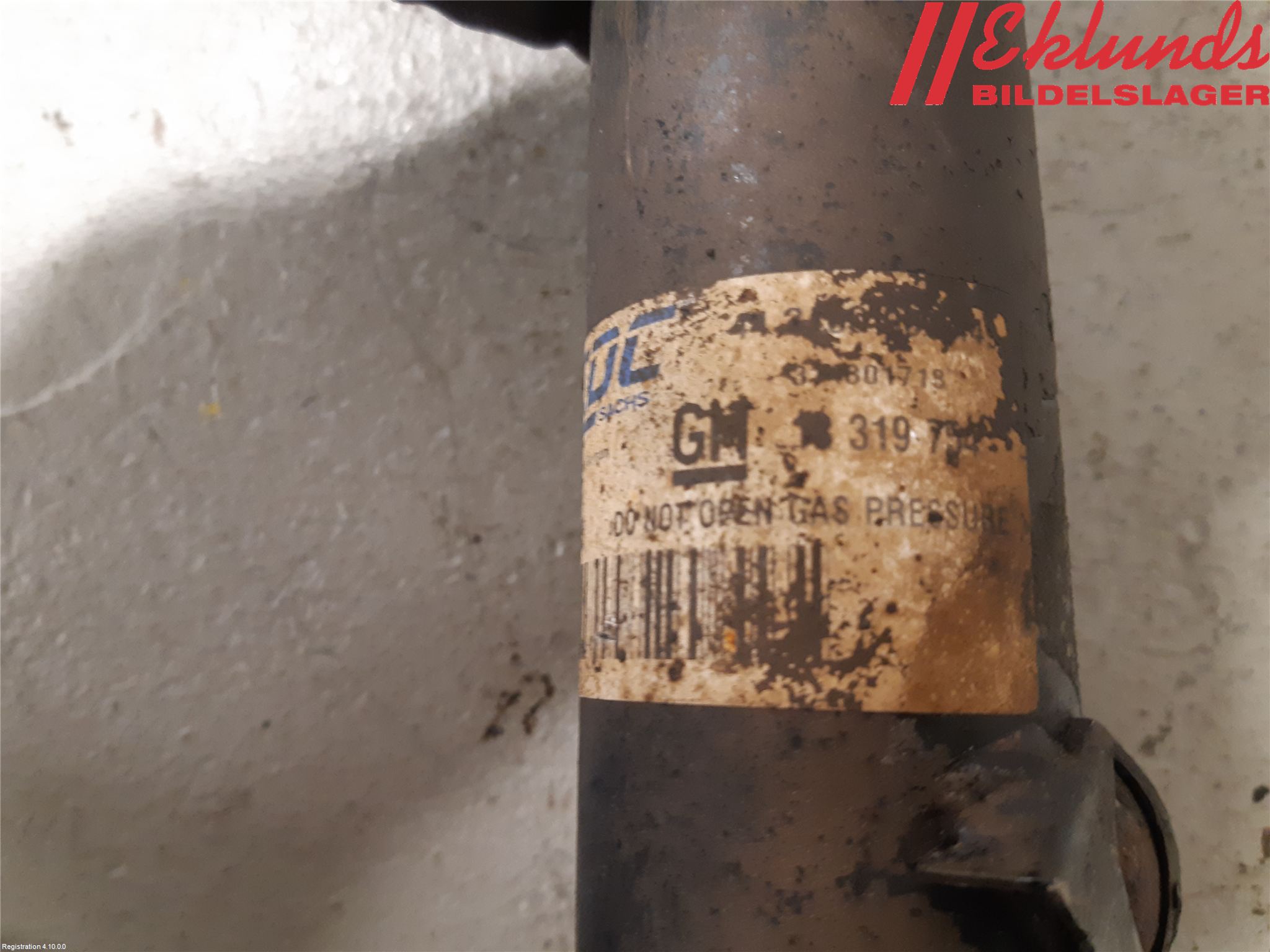 Opel INSIGNIA 09-16 Stötdämpare Bak